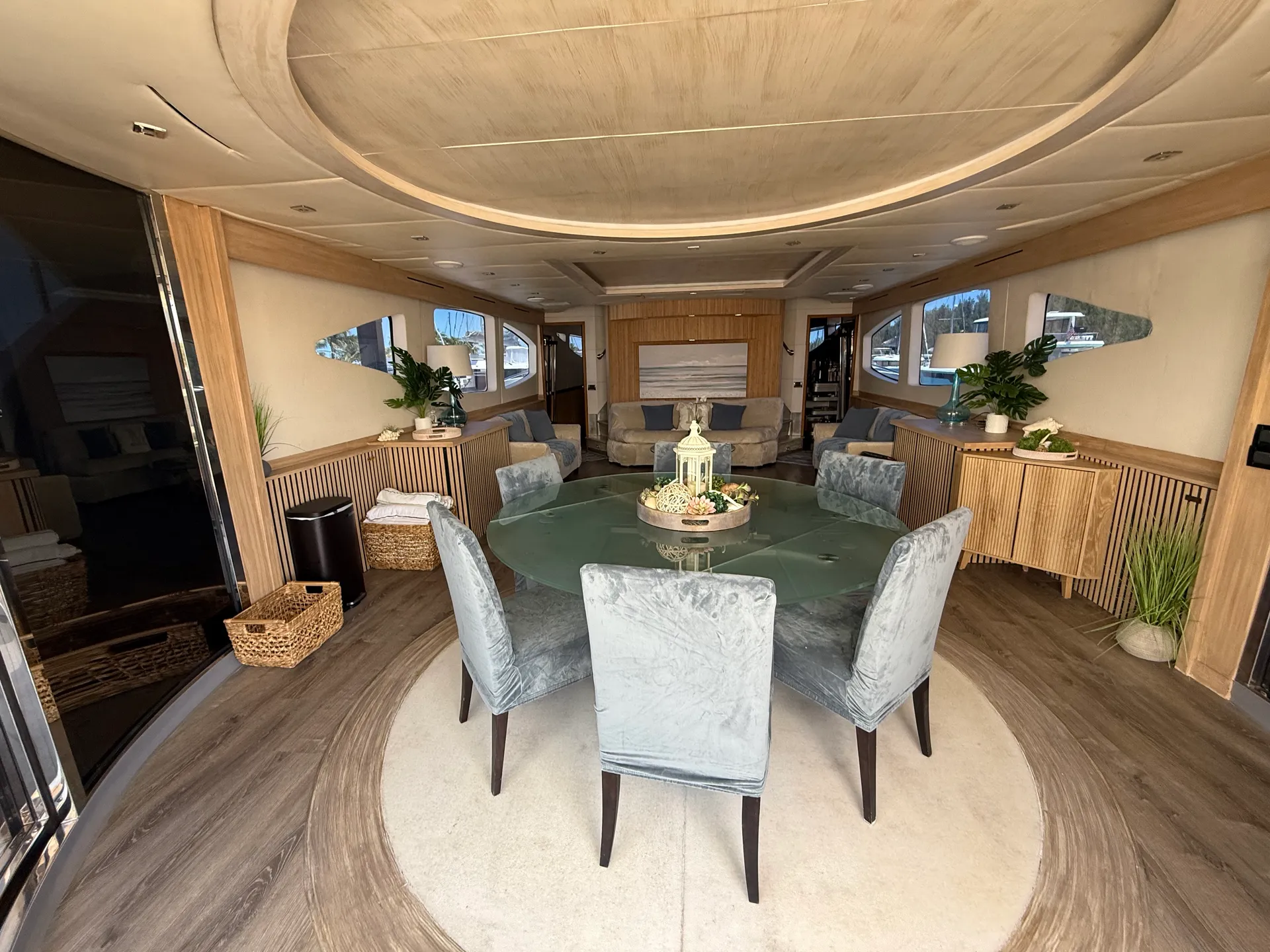 Experience the Ultimate Yacht Charter Aboard MIA – 90’ Luxury Yacht
