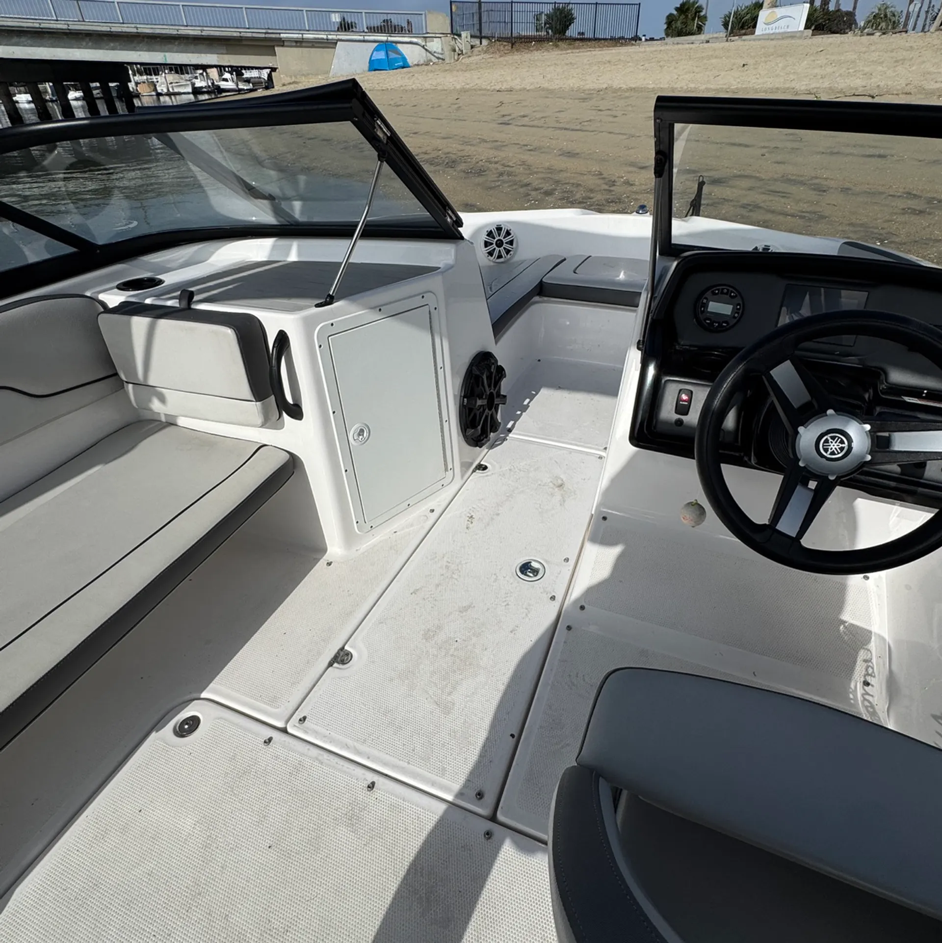 19ft Yamaha AR190 Bowrider – Long Beach, 8 Passengers