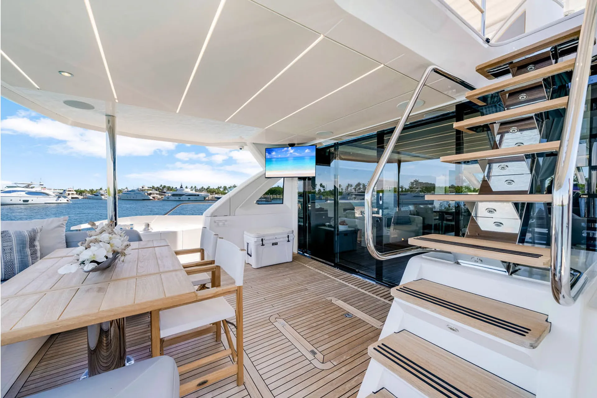 Sunseeker 76 Yacht in Lauderdale-by-the-Sea, FL — photo 6