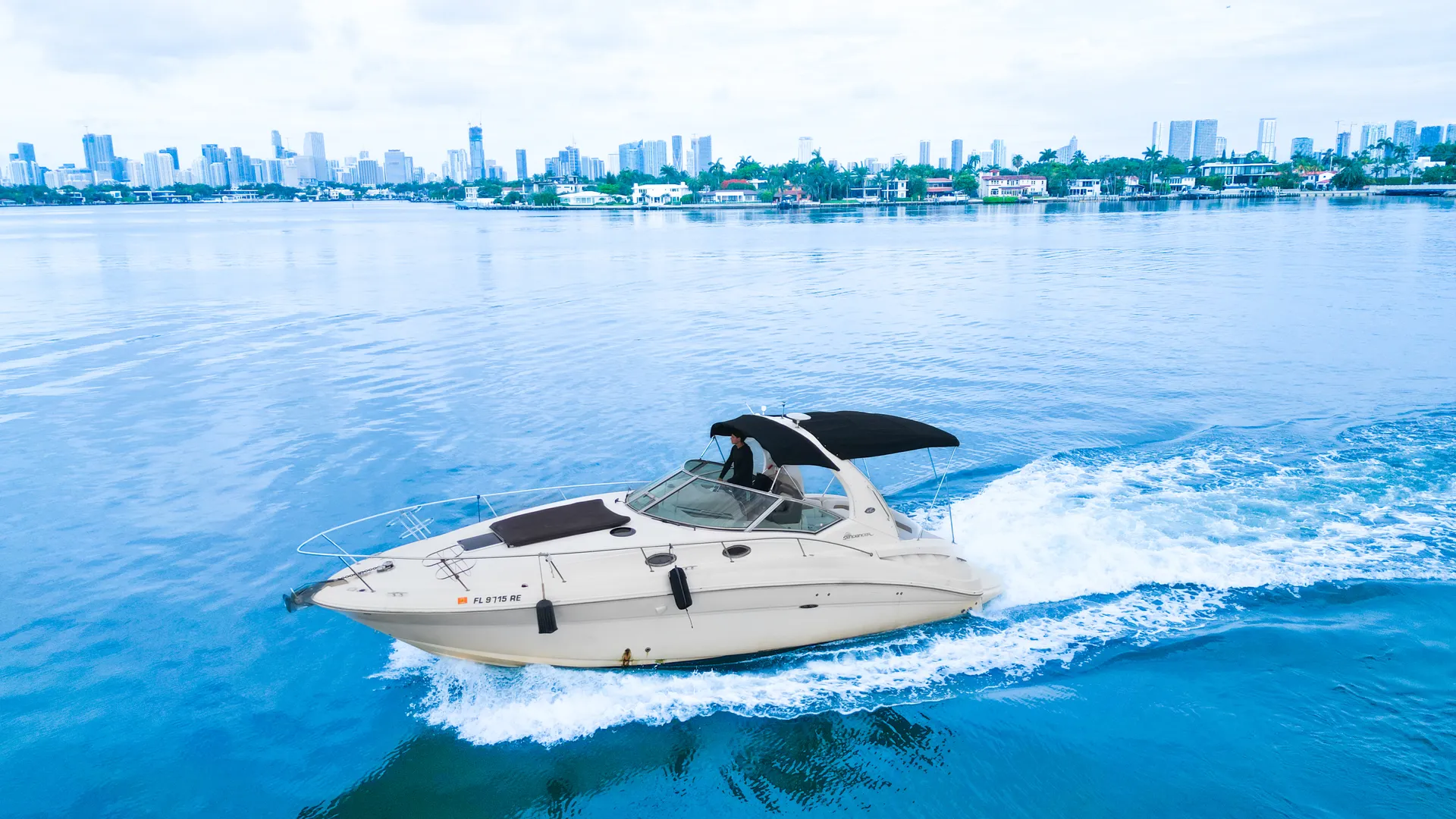 Sea Ray Sundancer "Julieta" in Miami, FL — photo 3