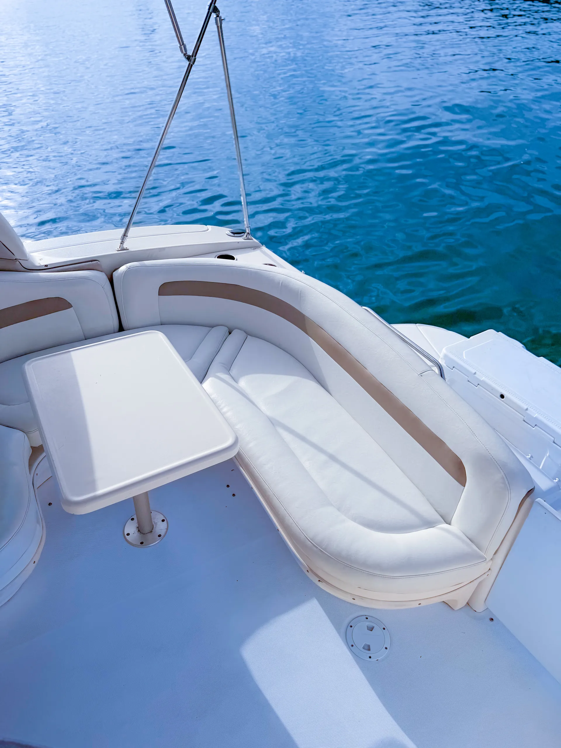 Miami Yacht Experience 35ft Sea Ray Sundancer for 12 Guests