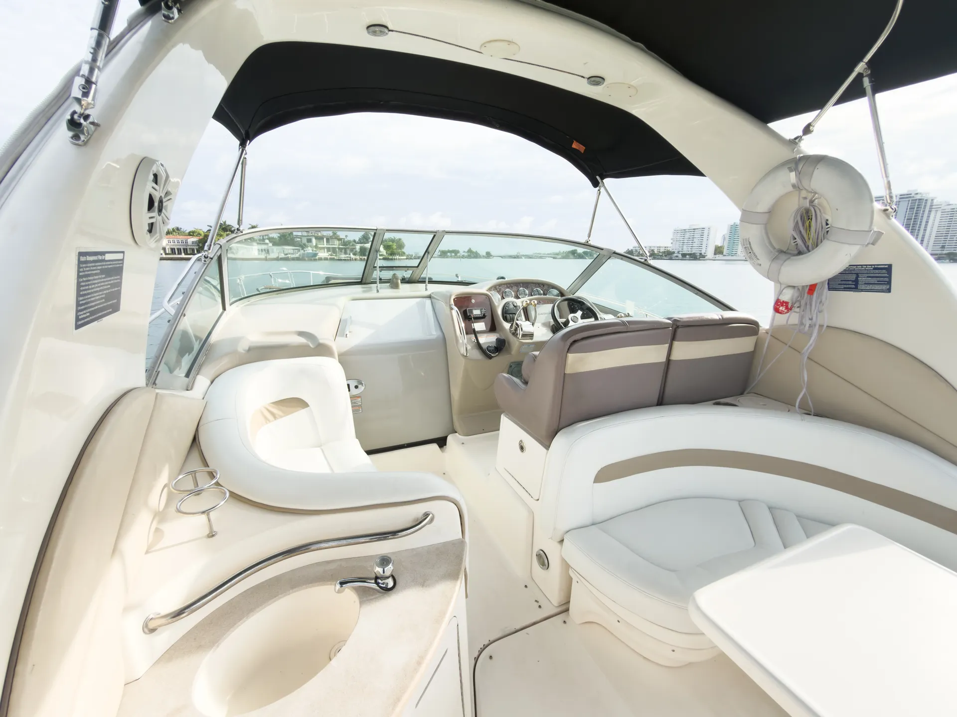 Miami Yacht Experience 35ft Sea Ray Sundancer for 12 Guests