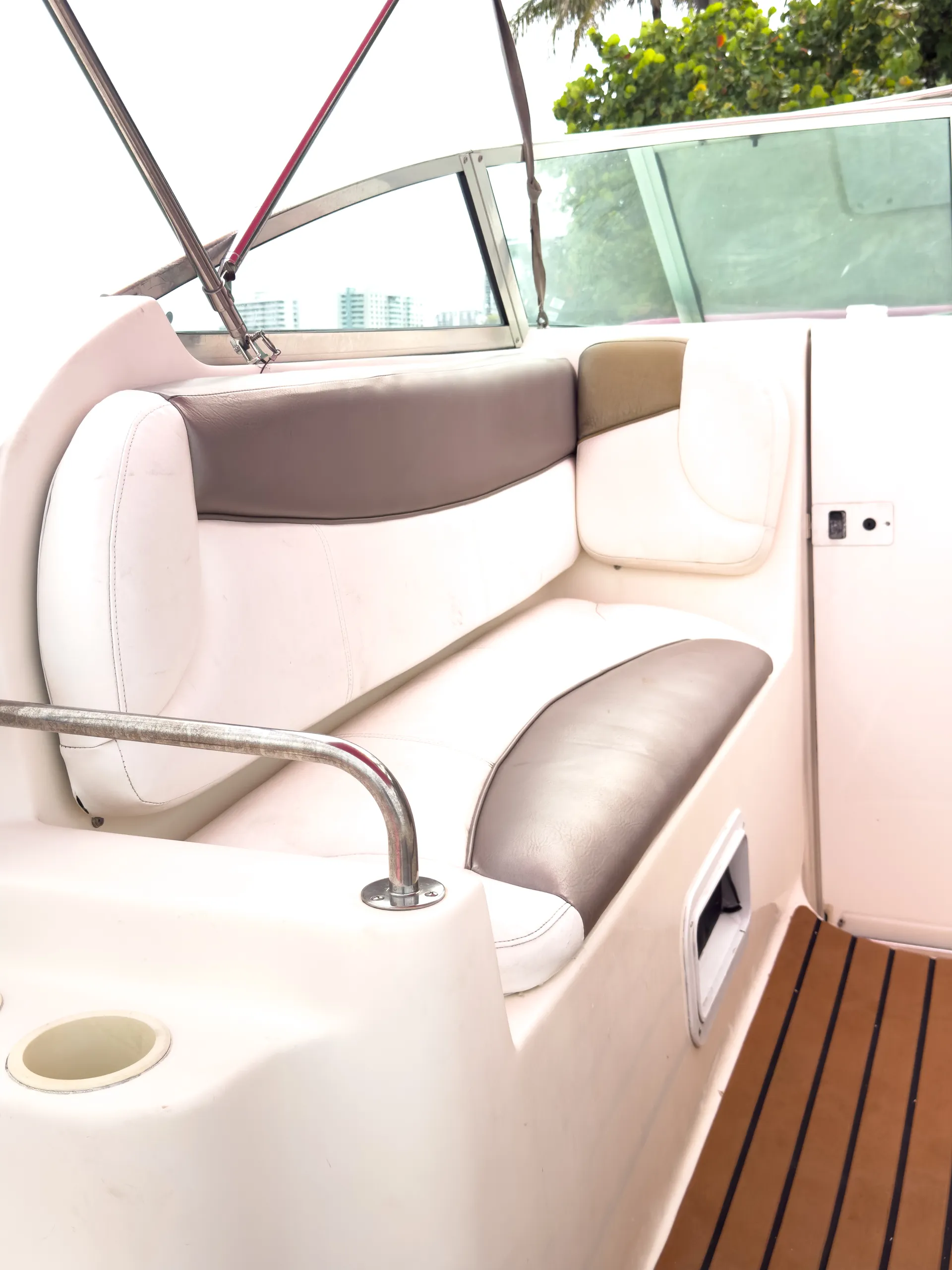 RINKER BOATS 246 CAPTIVA BOWRIDER in Miami, FL — photo 5