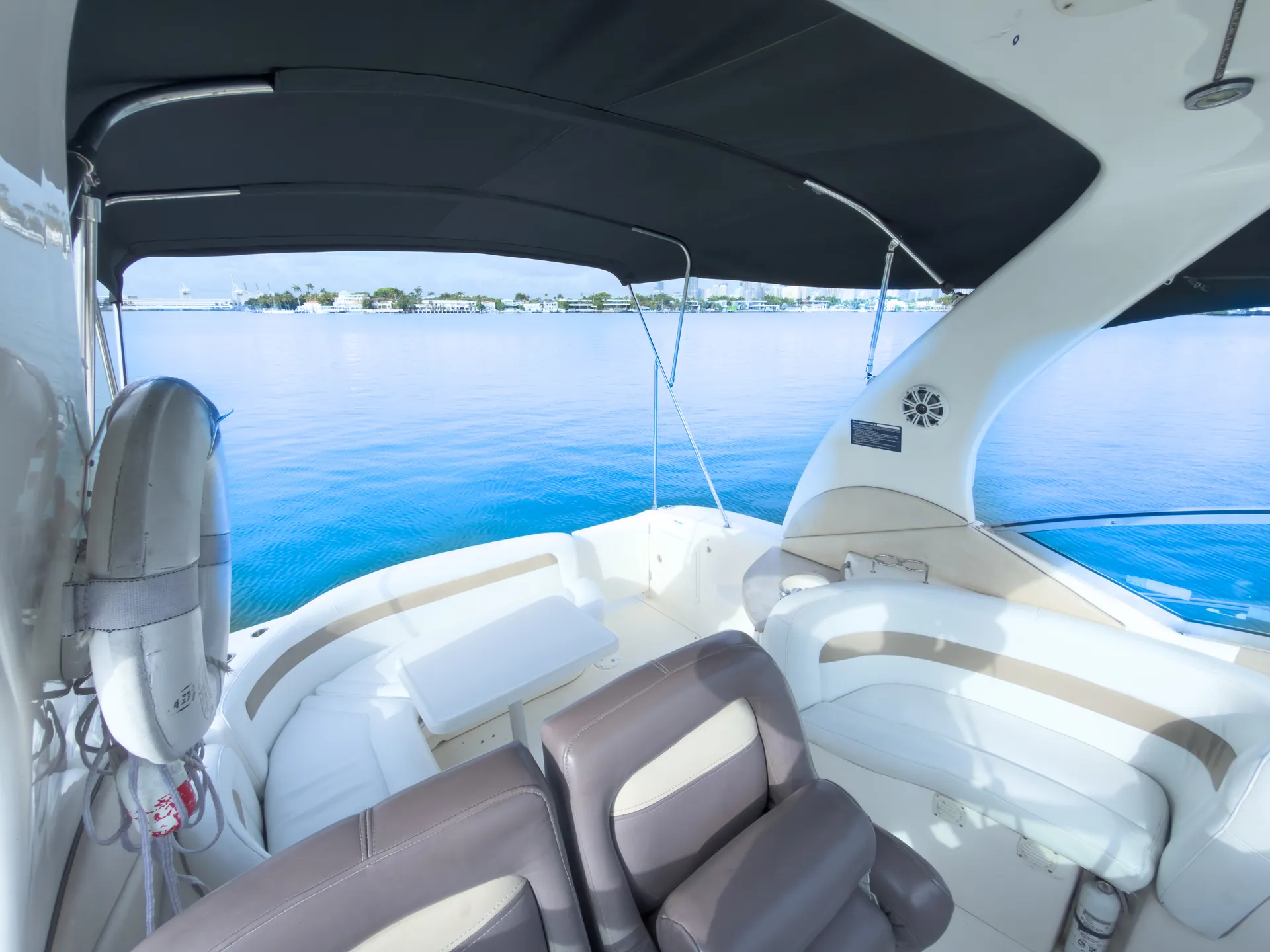 Miami Yacht Experience 35ft Sea Ray Sundancer for 12 Guests
