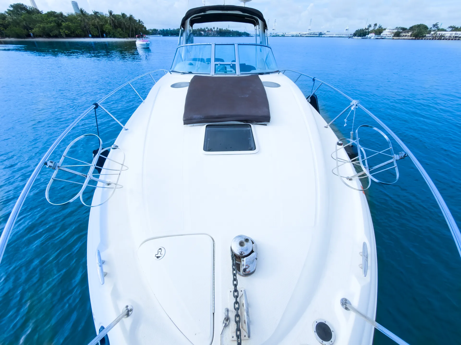 Miami Yacht Experience 35ft Sea Ray Sundancer for 12 Guests