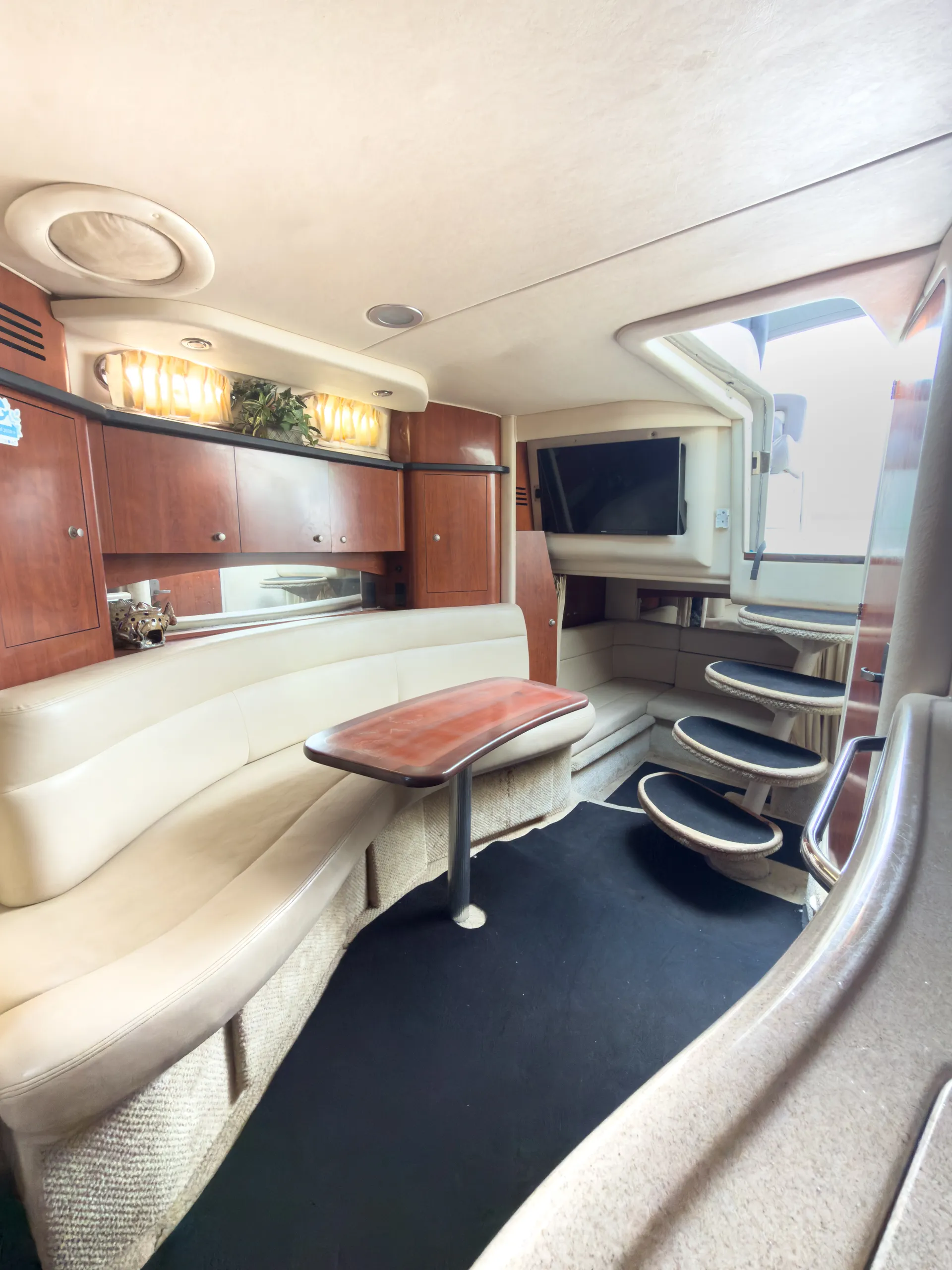Miami Yacht Experience 35ft Sea Ray Sundancer for 12 Guests