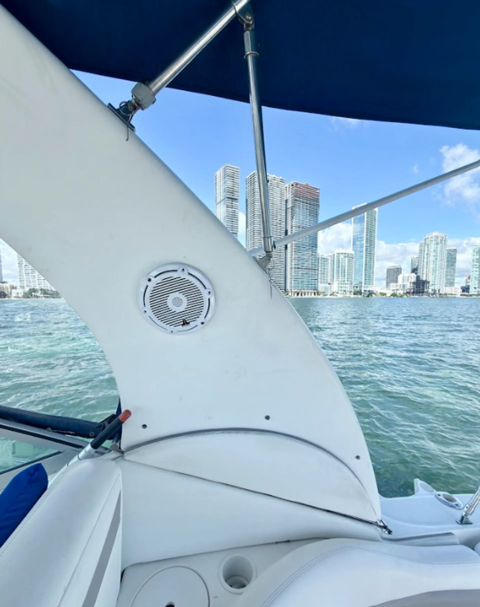 Sea Ray Sundancer in Miami, FL — photo 9