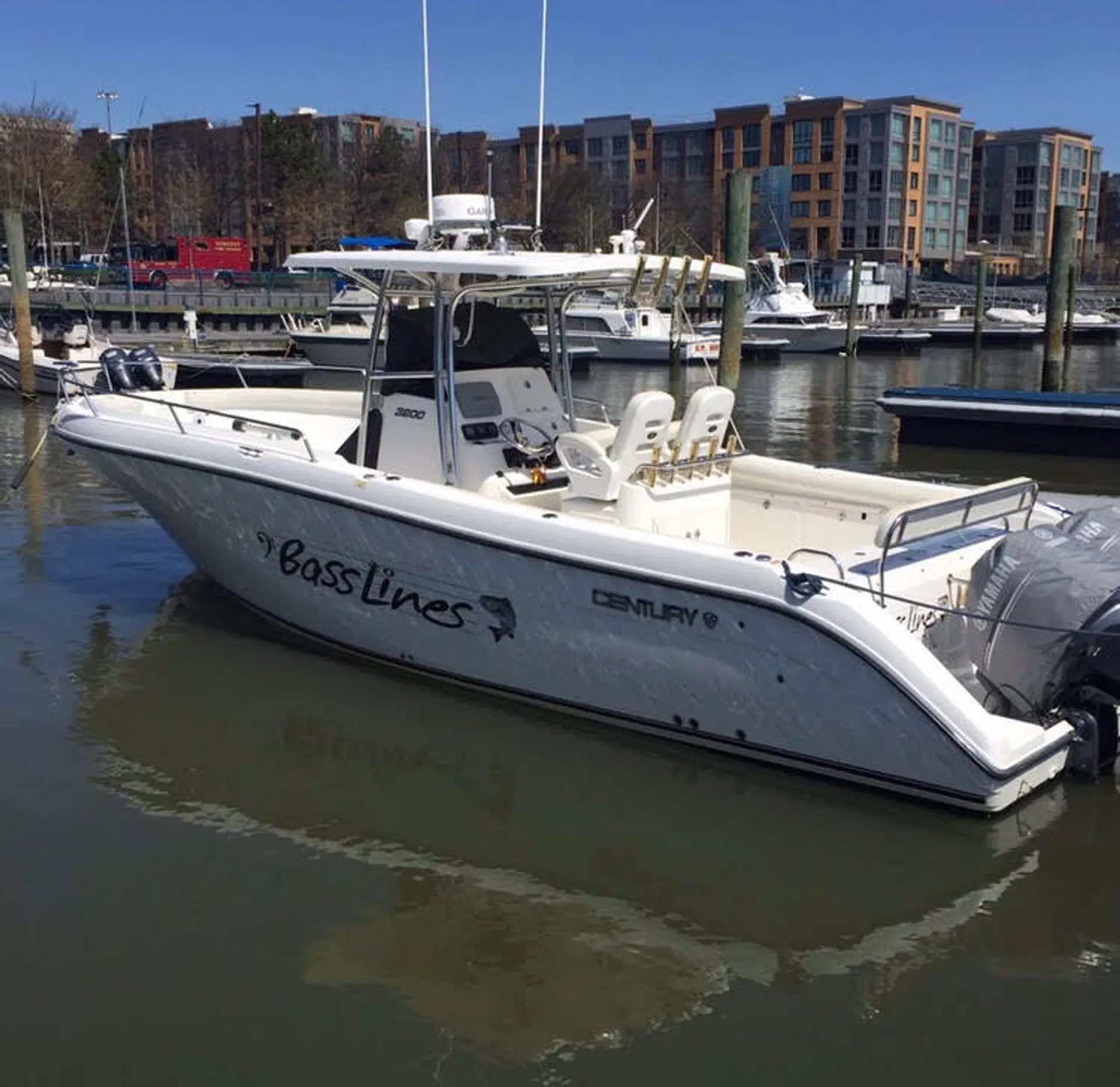 CENTURY BOATS 3200 CC W/2-F250 YAMAHA in Point Pleasant Beach, NJ — photo 4