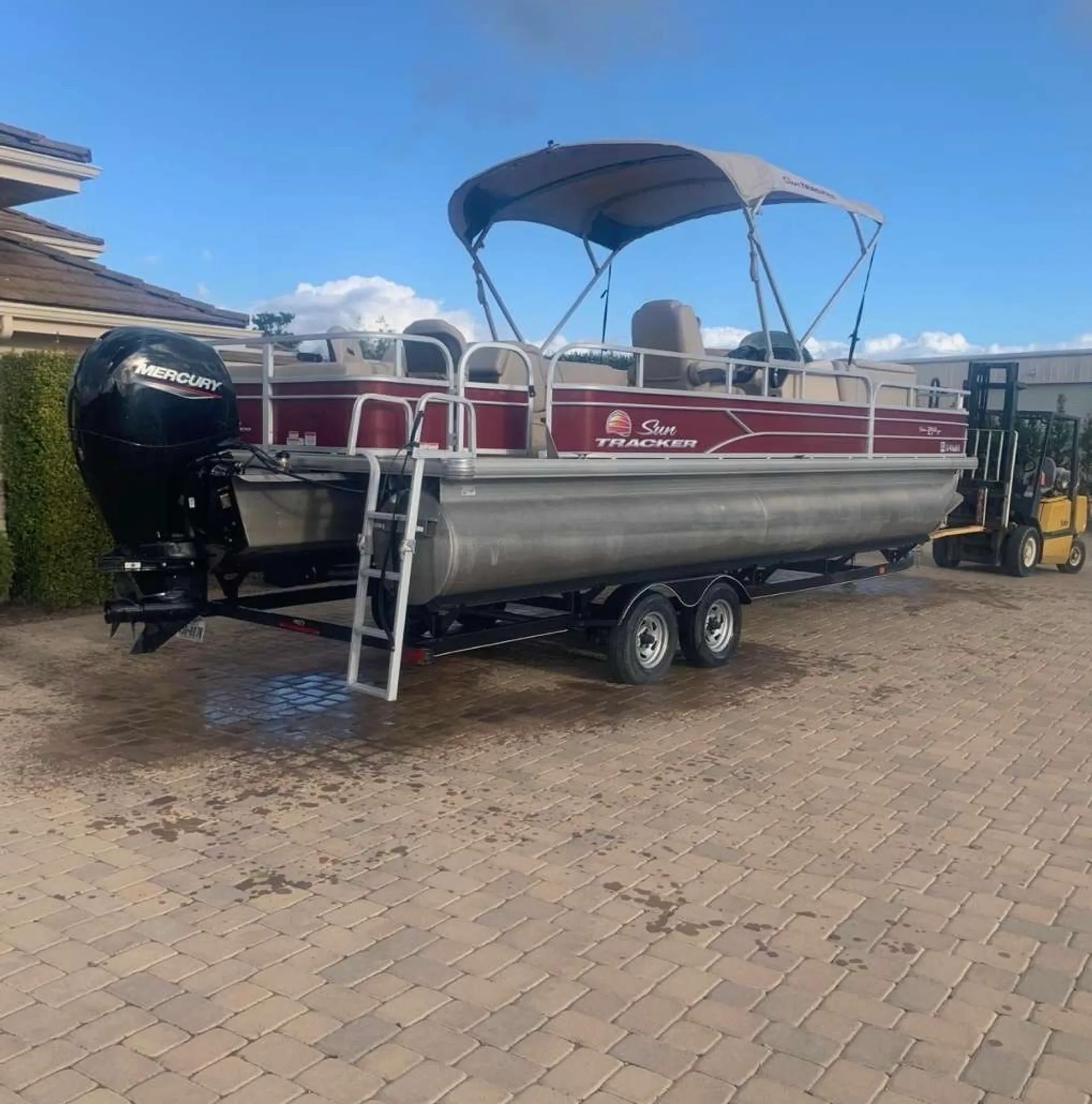 SUN TRACKER FISHIN' BARGE 24 DLX in Peoria, AZ — photo 3