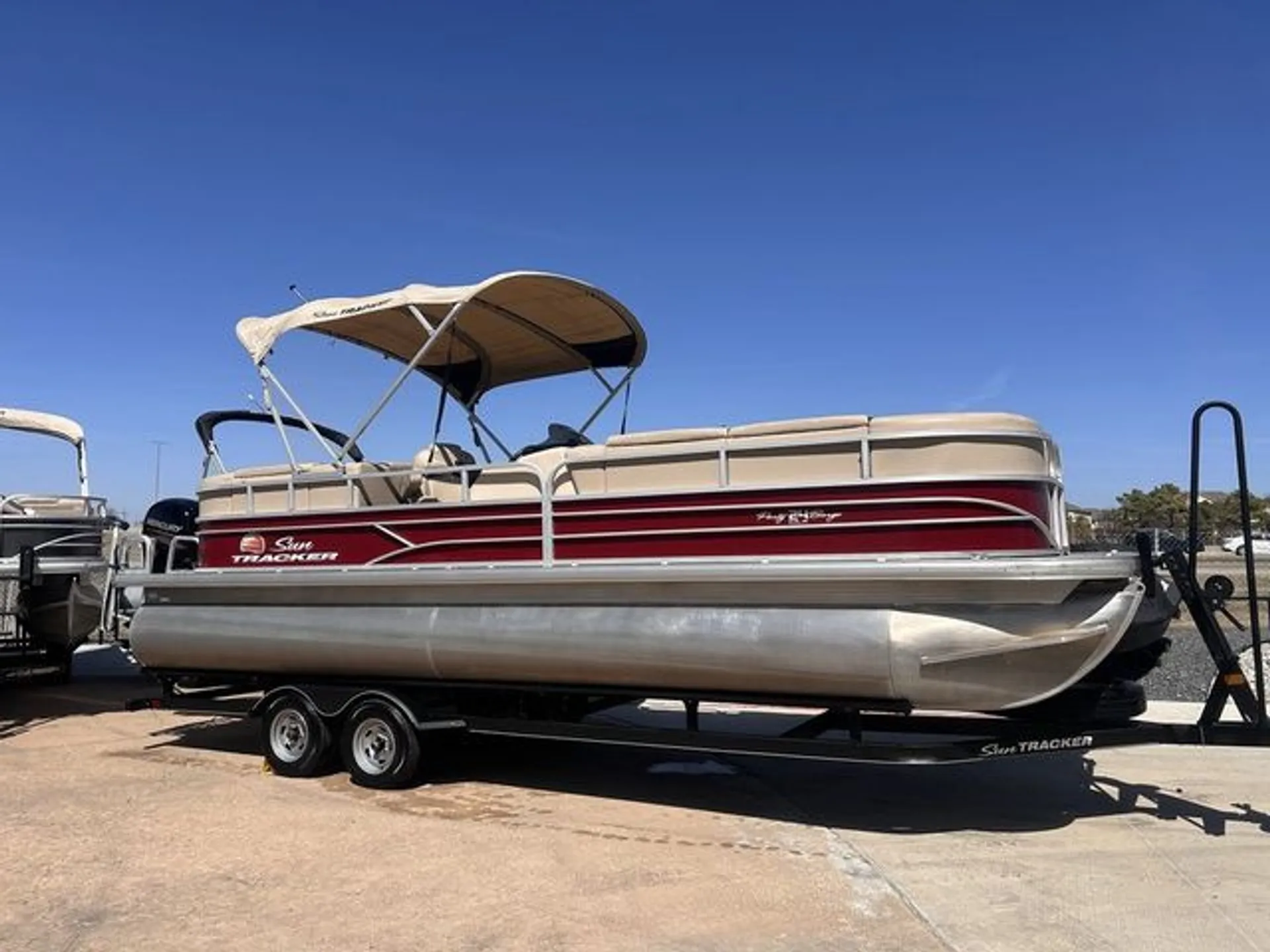 SUN TRACKER FISHIN' BARGE 24 DLX in Peoria, AZ — photo 4