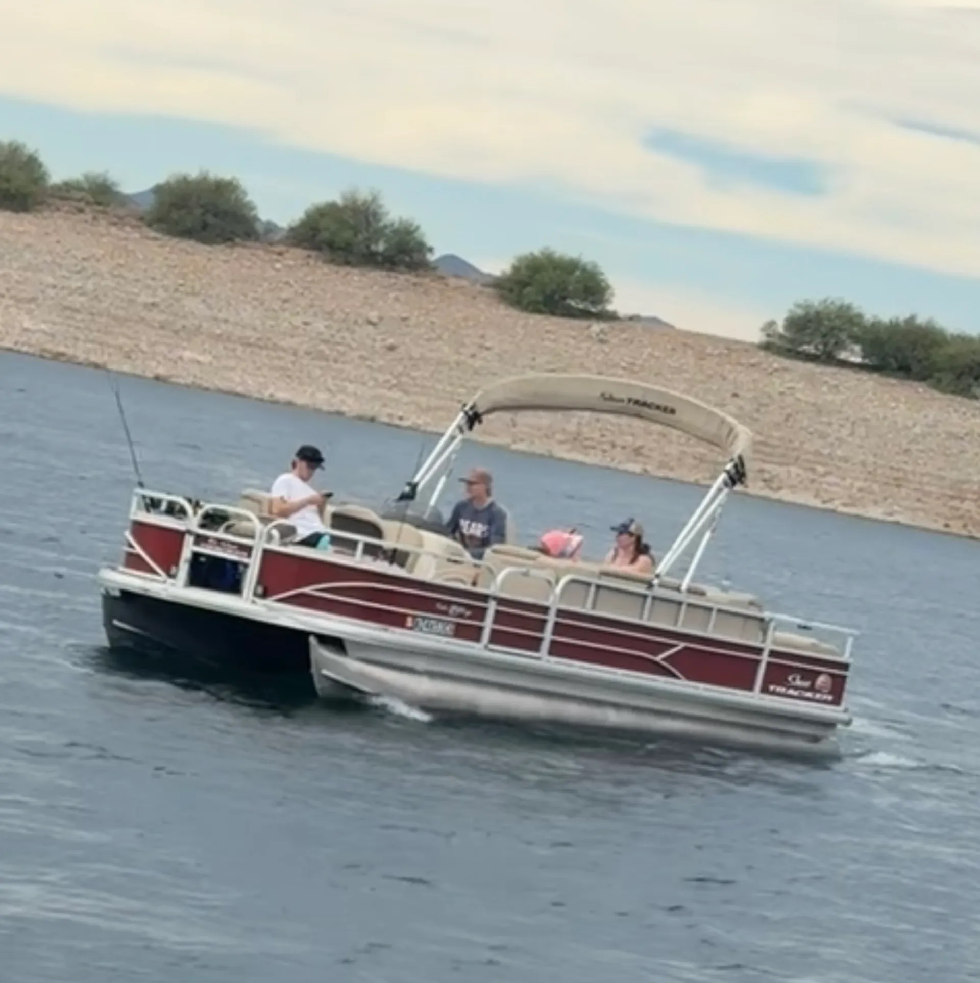 SUN TRACKER FISHIN' BARGE 24 DLX in Peoria, AZ