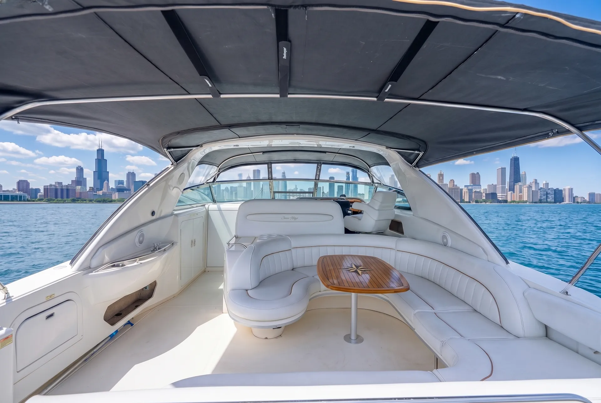 Sea Ray Boats 450 Sundancer in Chicago, IL — photo 4