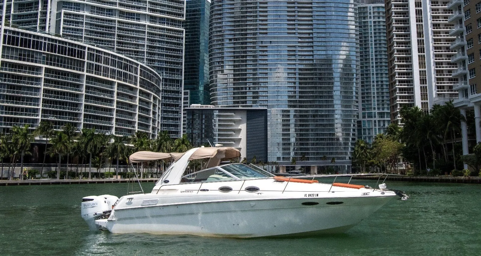 Sea Ray Boats 290 Sundancer  in Miami, FL — photo 2