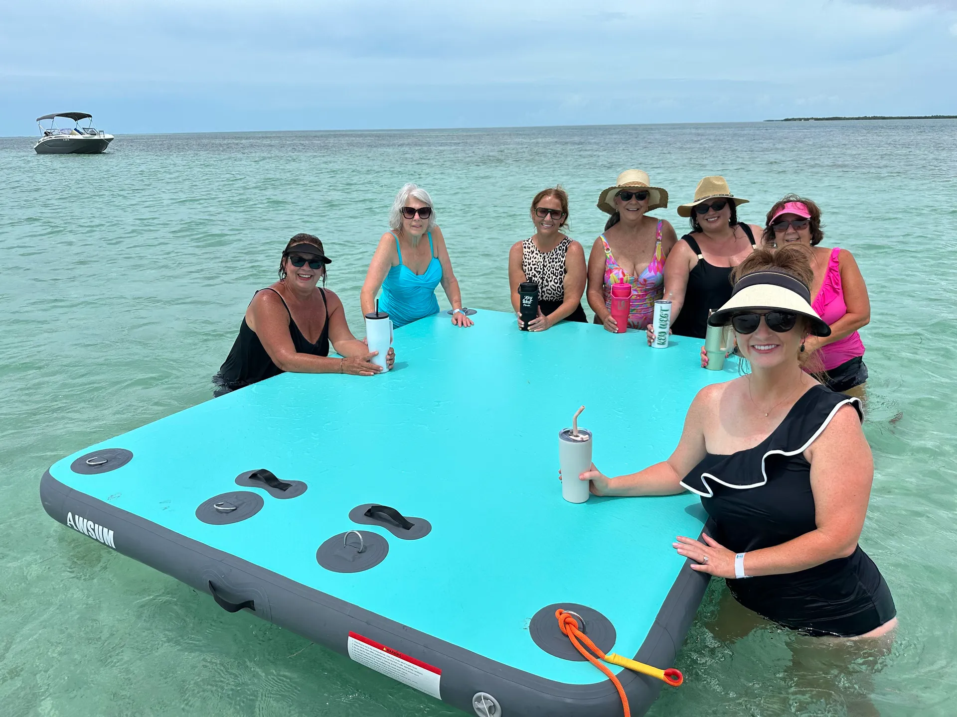 Tritoon party boat 