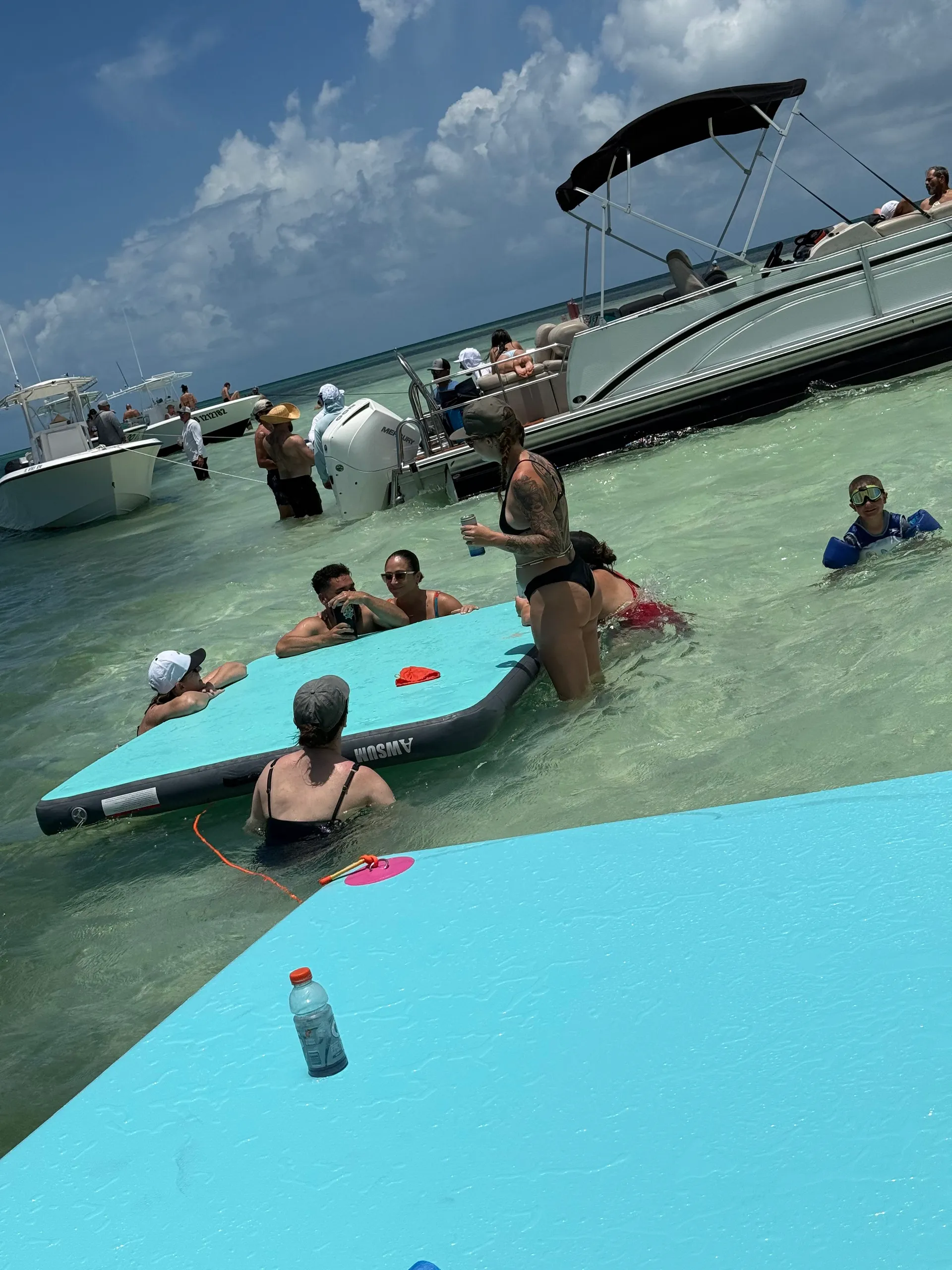 Tritoon party boat 