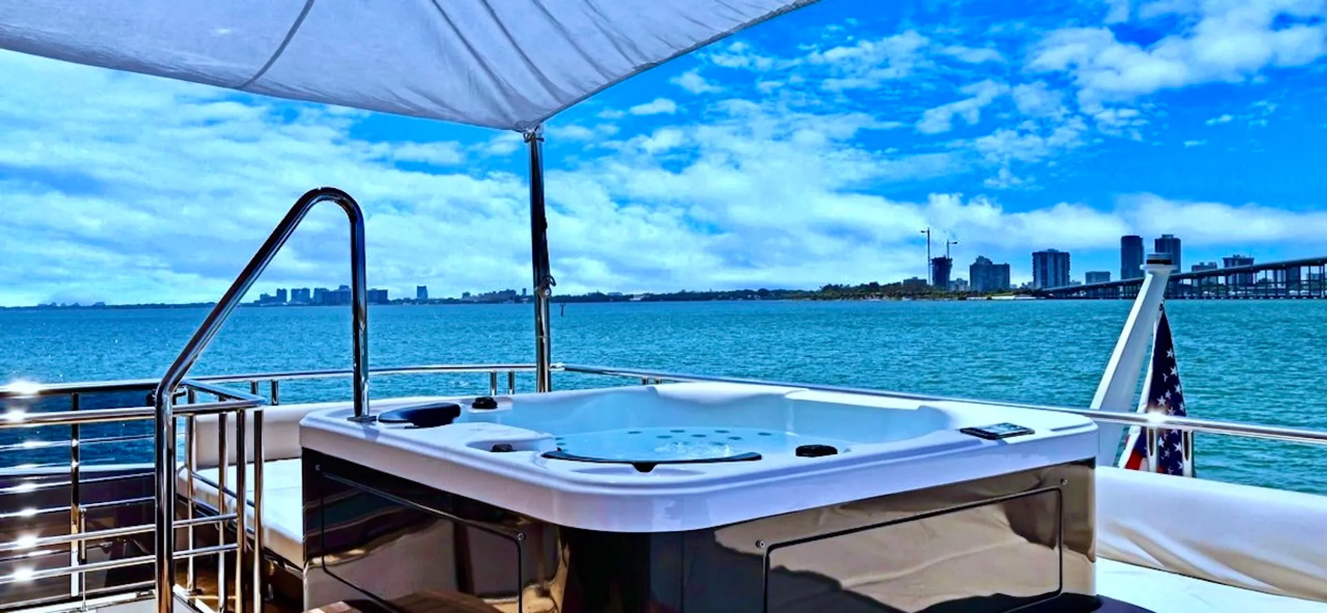 Ocean Alexander 28R in Miami, FL — photo 5