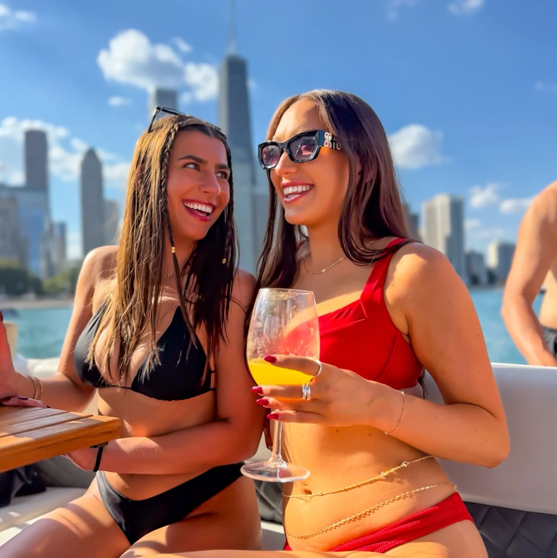 FOUR WINNS BOATS 378 VISTA in Chicago, IL — photo 6
