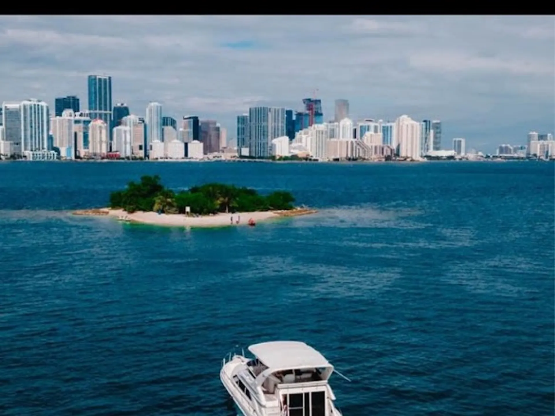 Regal Commodore 3880 in Miami, FL — photo 10