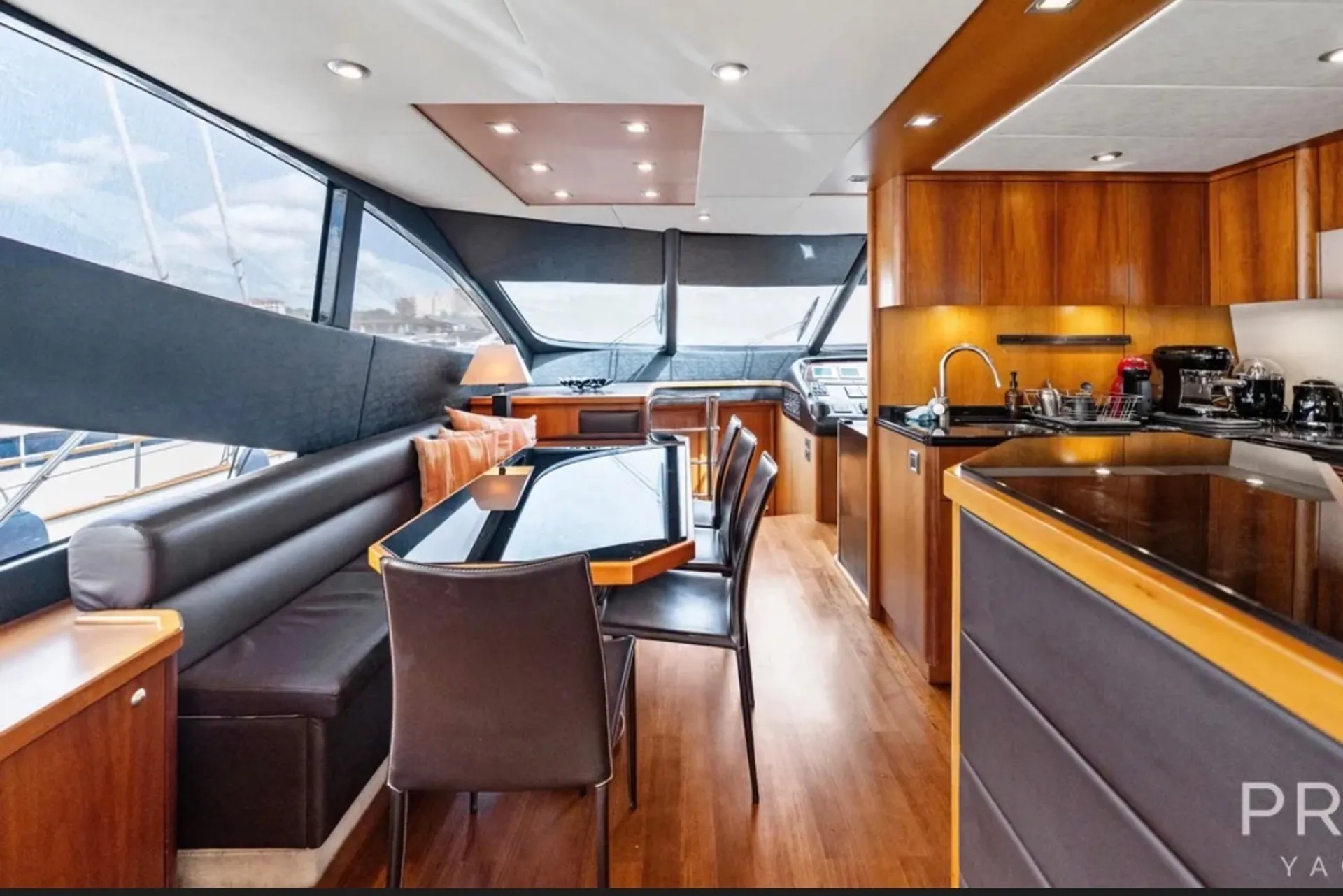Sunseeker Manhhattan 80 in Miami, FL — photo 4