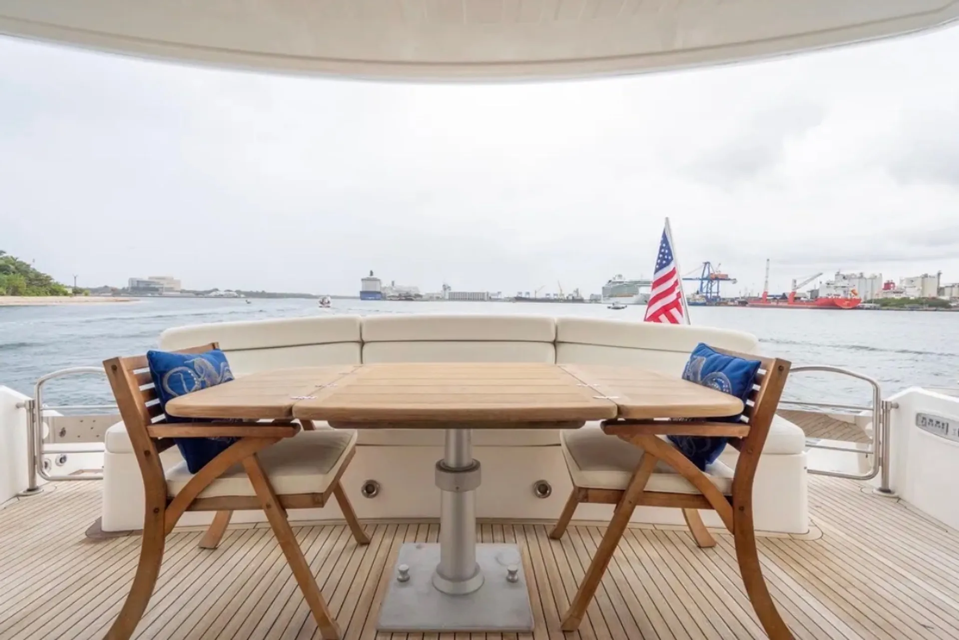 Sunseeker Manhhattan 80 in Miami, FL — photo 5