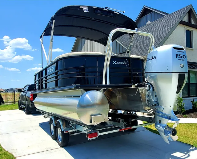 Rent a XCURSION PONTOON pontoon in Fort Worth, TX near me