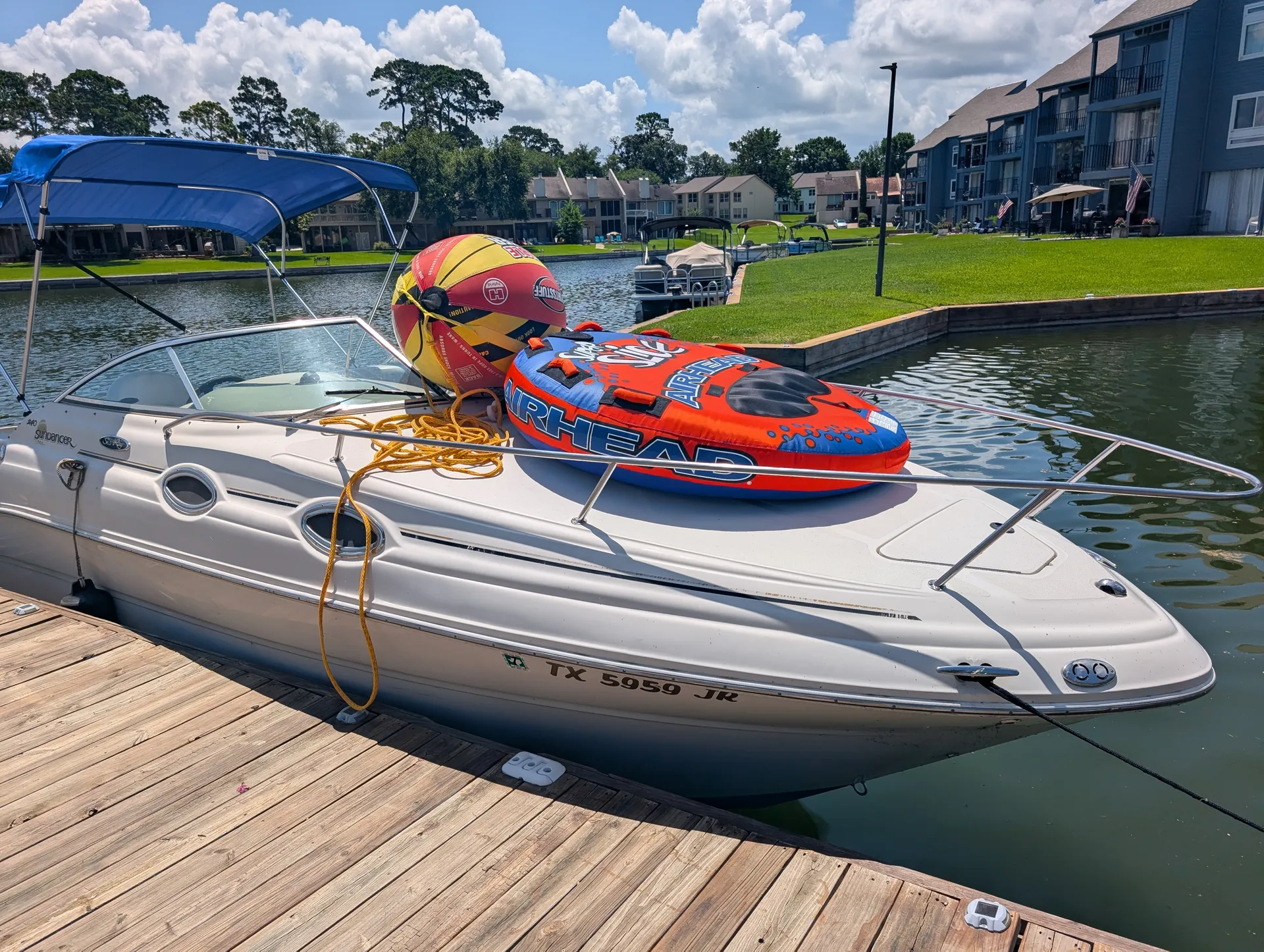 Sea Ray Boats 240 Sundancer in Montgomery, TX — photo 3