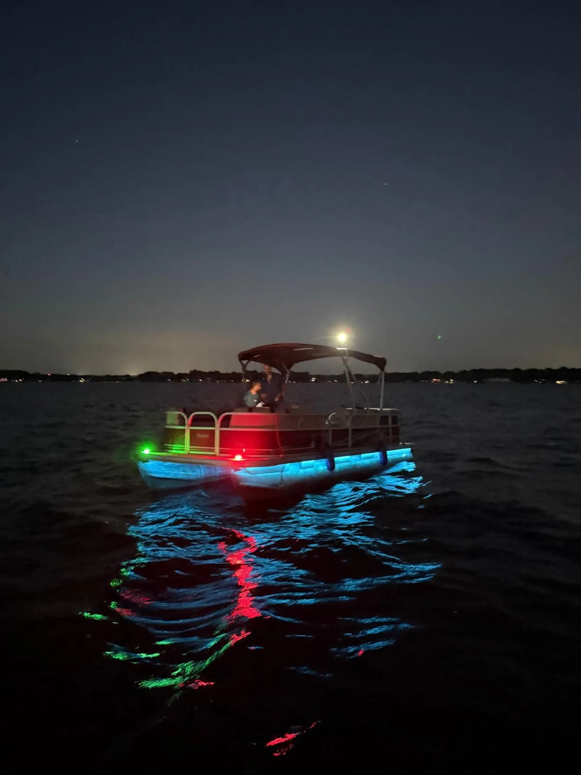 Suntracker Party Barge 20 DLX 10 passangers