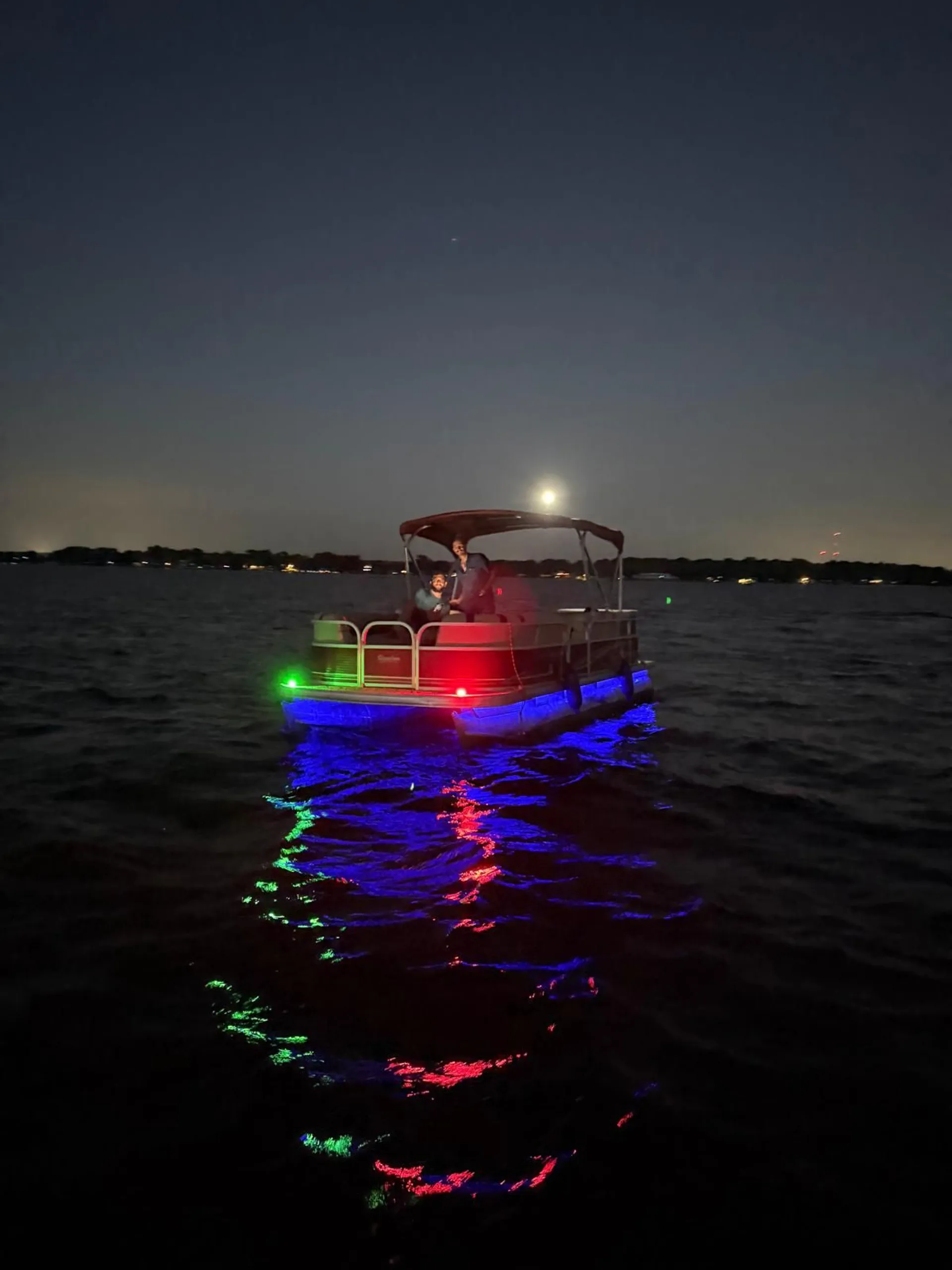 Suntracker Party Barge 20 DLX 10 passangers