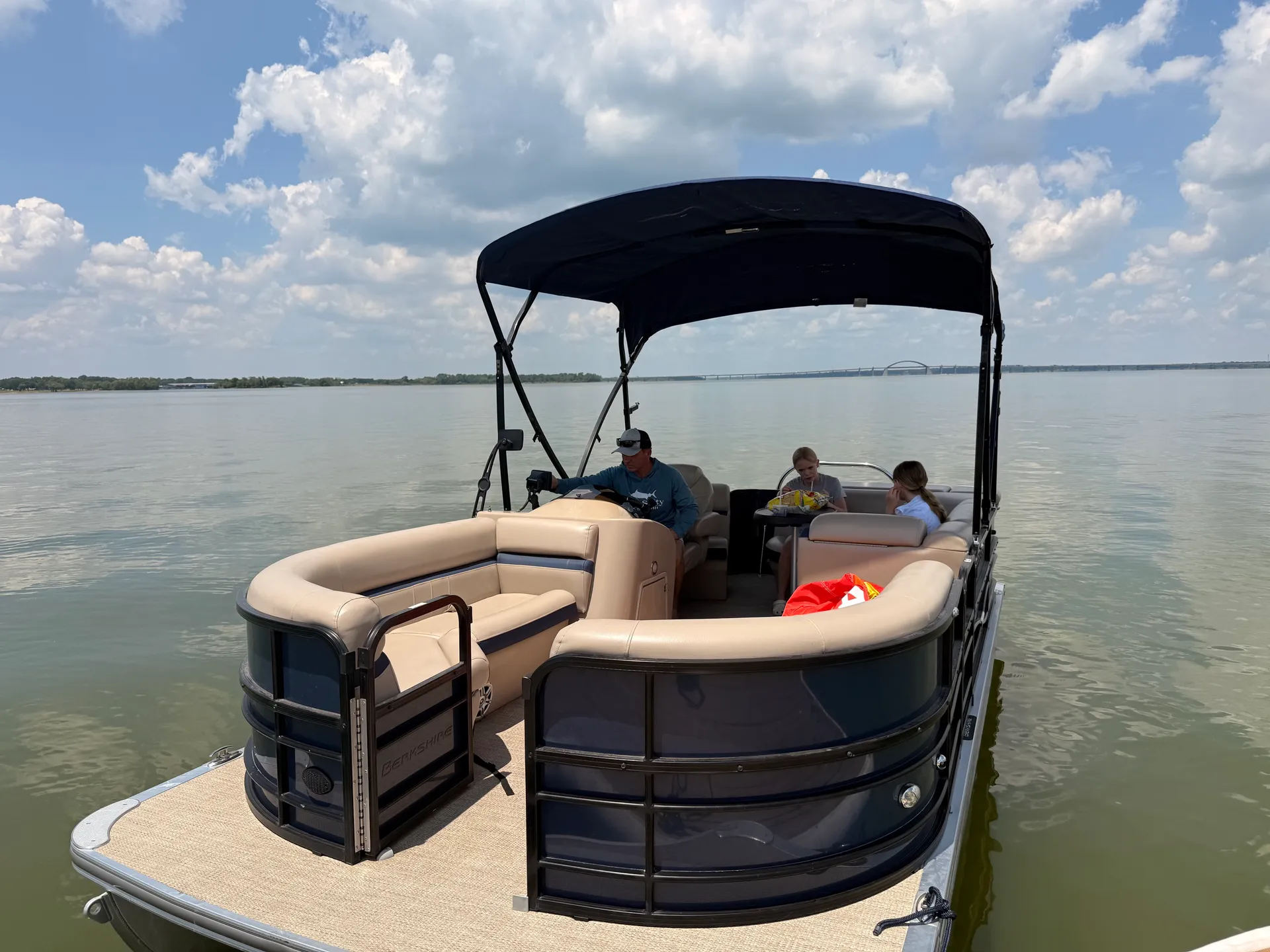 BERKSHIRE PONTOONS 20CL 3.0 in Hickory Creek, TX — photo 8