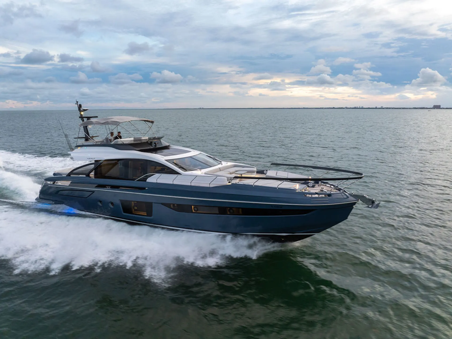 Azimut S8 in Miami, FL