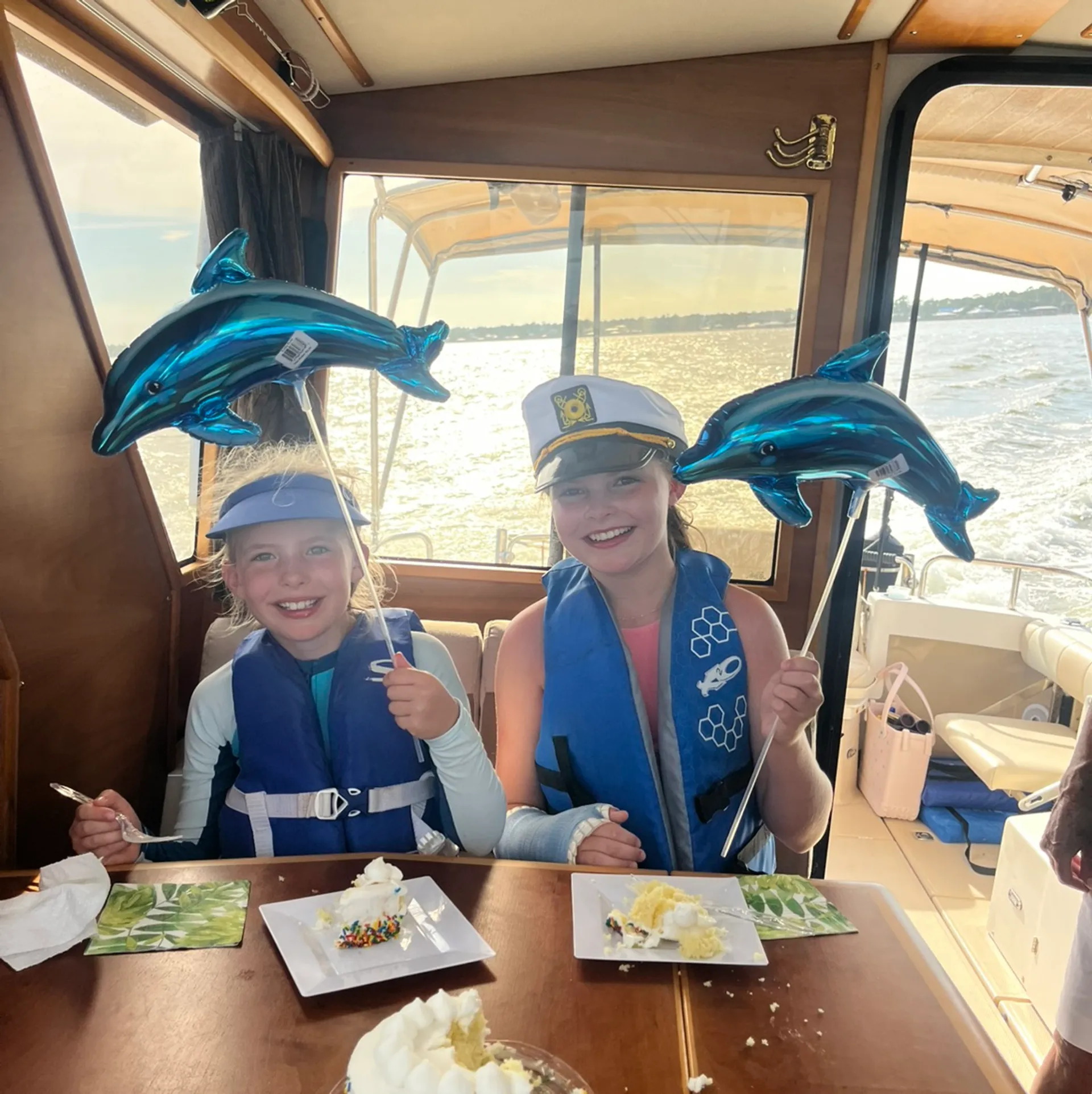 28' boat for Dolphin, sunset & Siteseeing Cruise in  Orange Beach, AL!