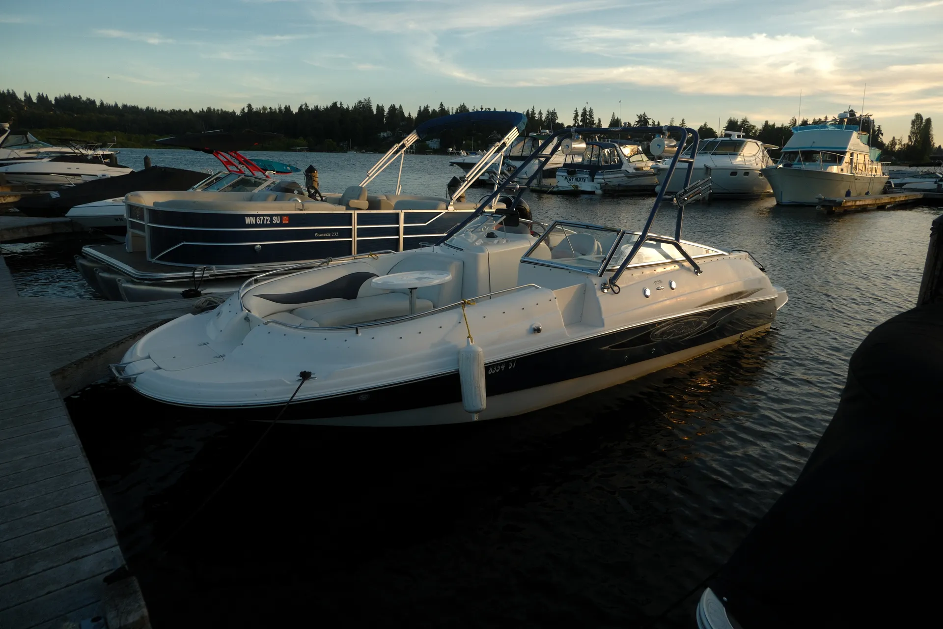 SEASWIRL BOATS 237 DECKBOAT in Kirkland, WA — photo 2