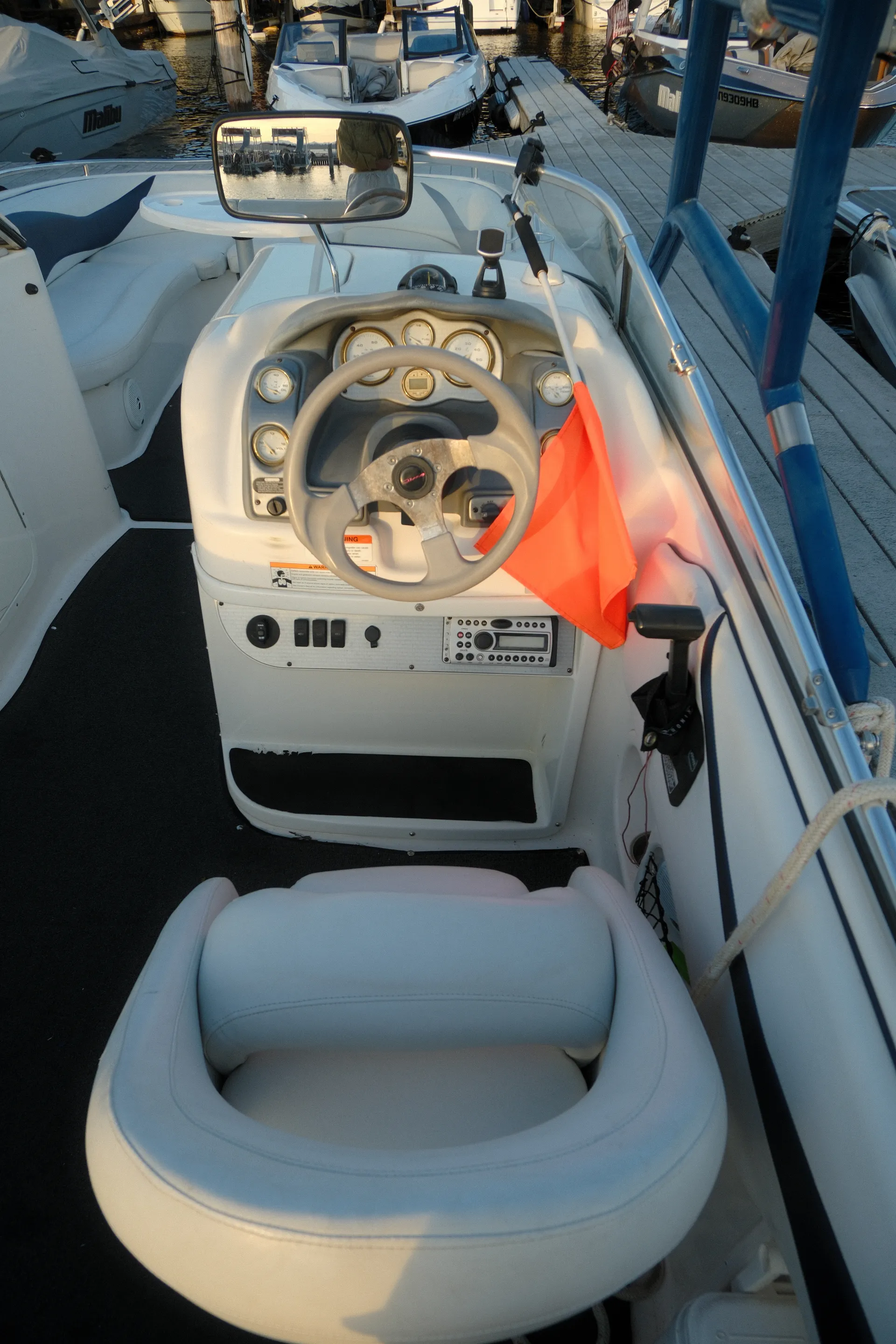 SEASWIRL BOATS 237 DECKBOAT in Kirkland, WA — photo 10