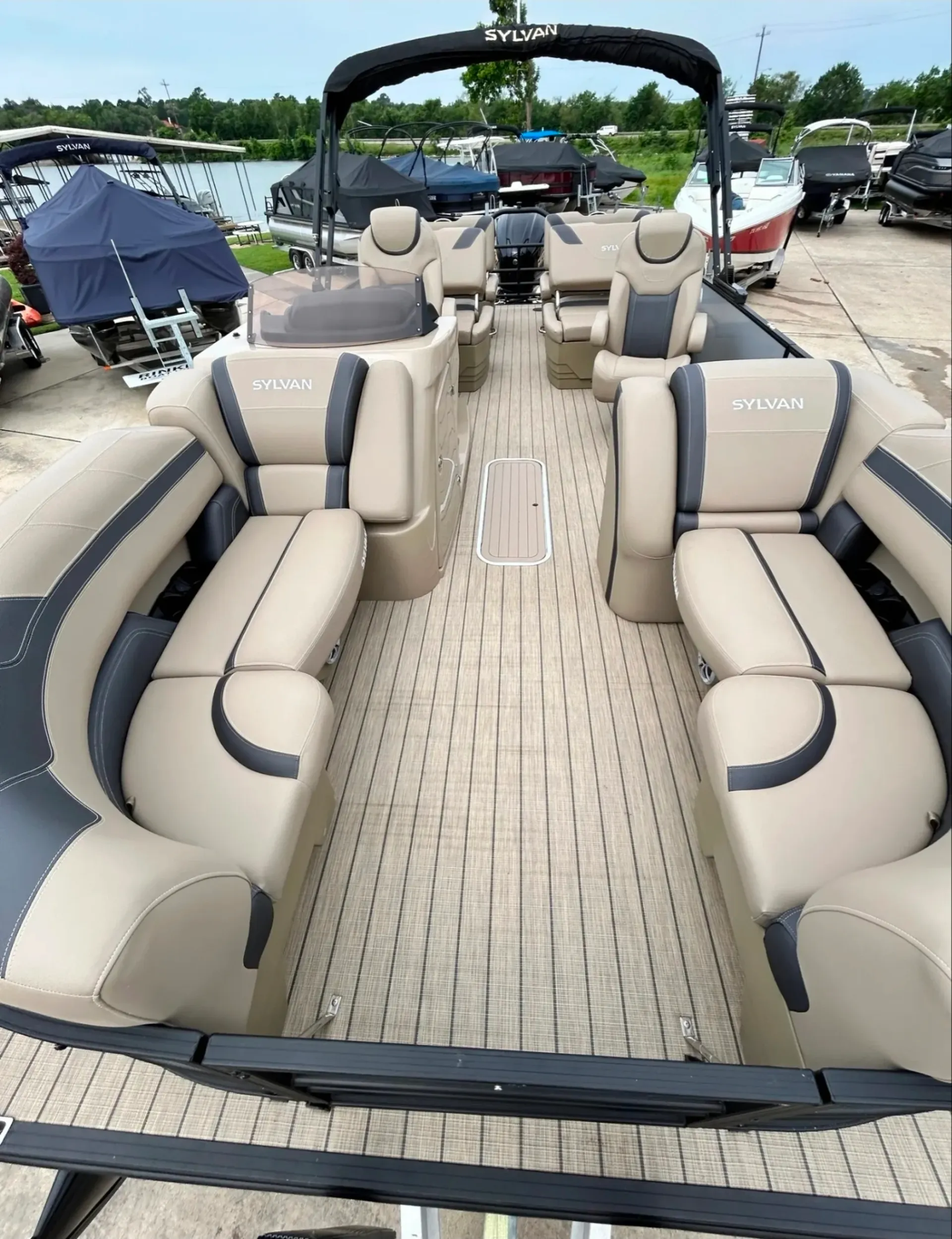 SYLVAN MARINE L-3 RLZ TRITOON in Montgomery, TX — photo 2