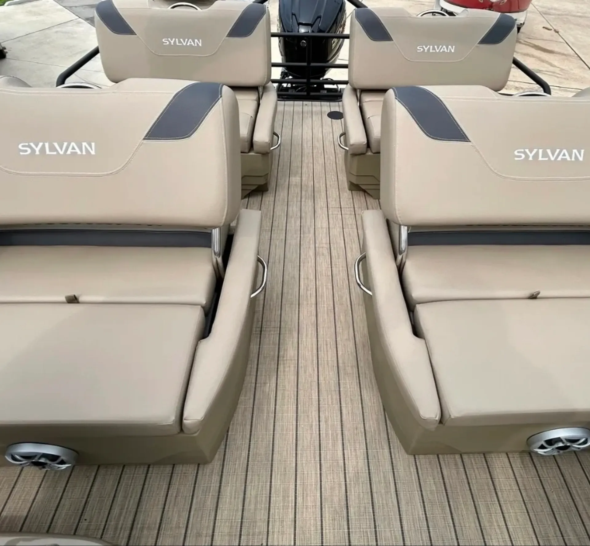 SYLVAN MARINE L-3 RLZ TRITOON in Montgomery, TX — photo 4