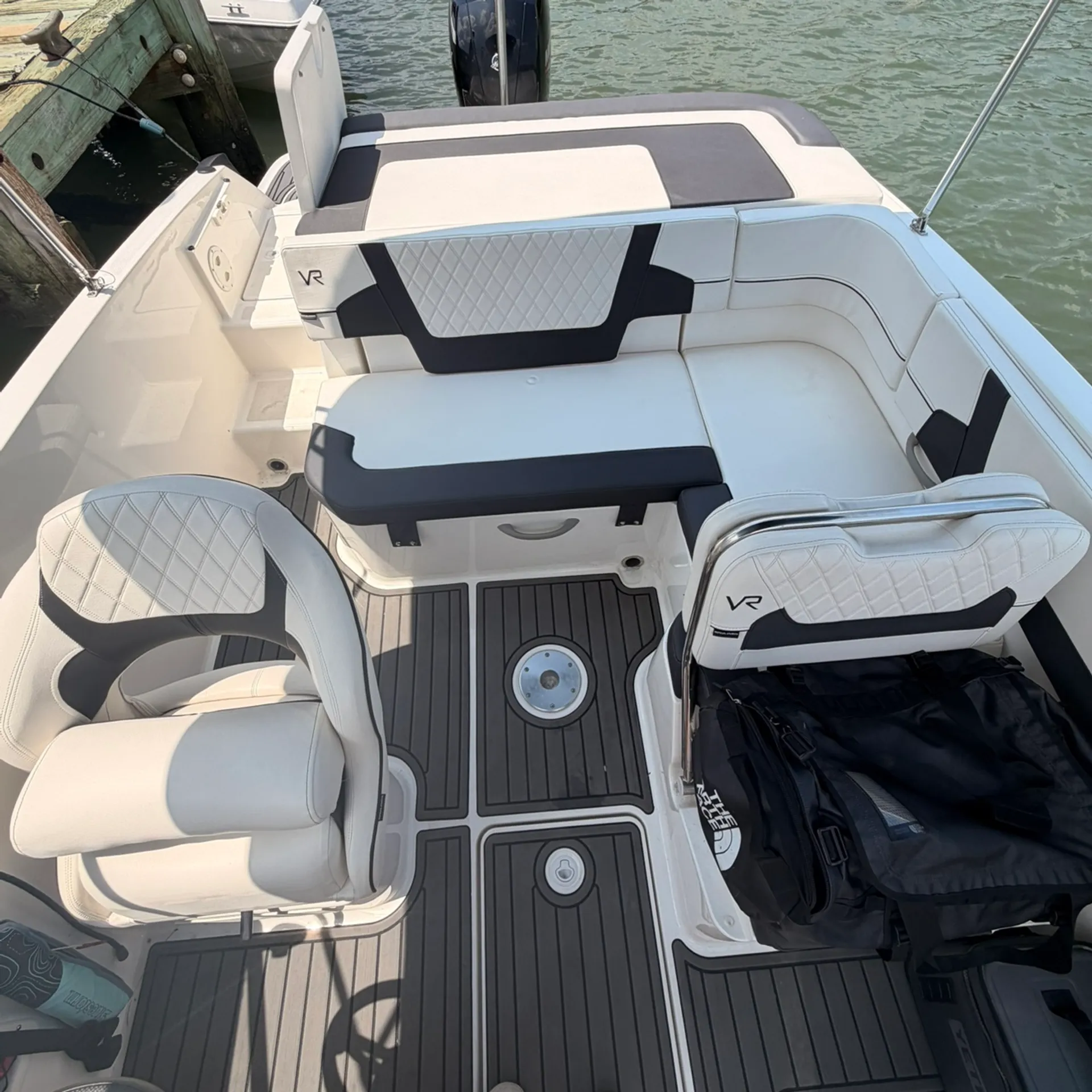 BAYLINER VR5 BOWRIDER OB in Virginia Beach, VA — photo 5