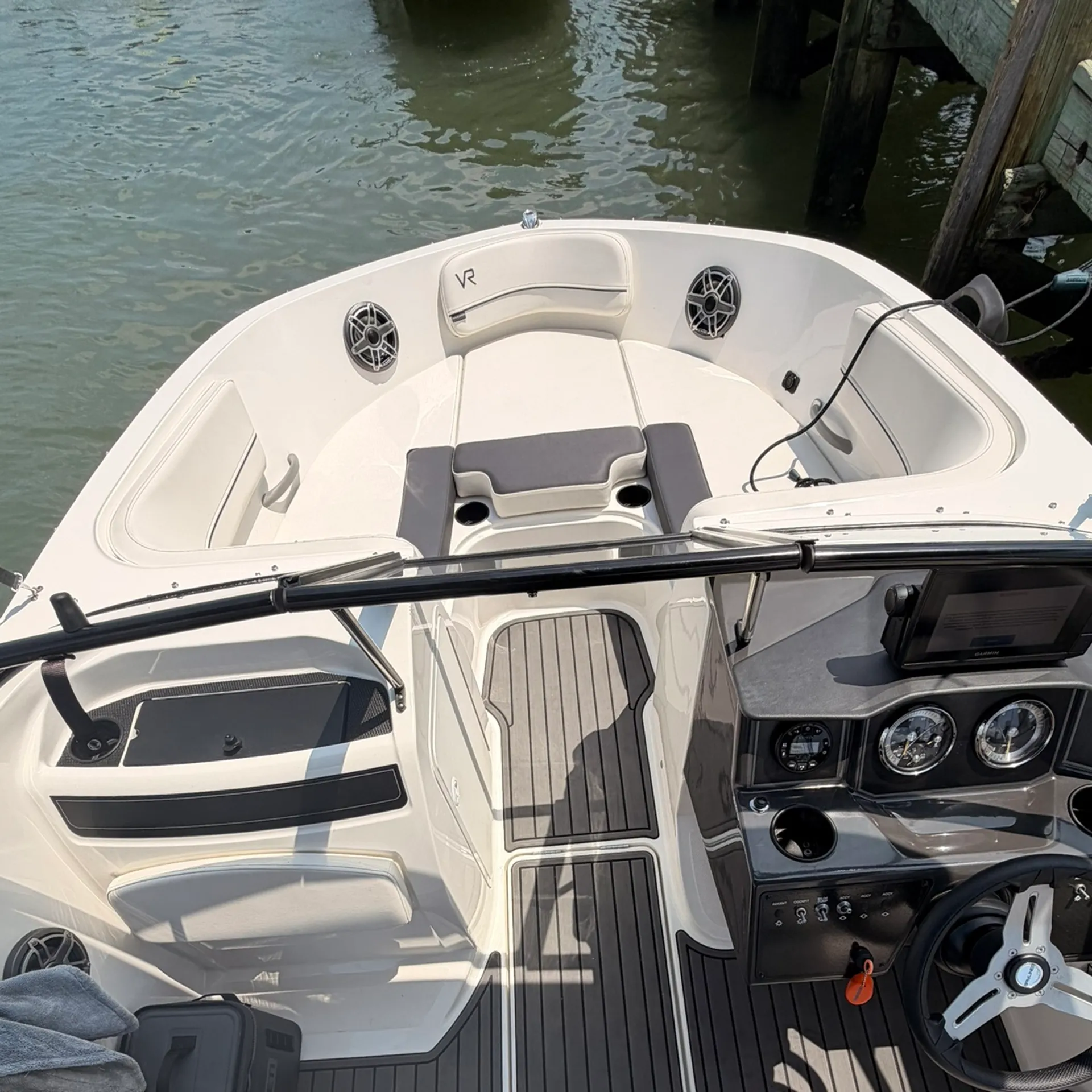 BAYLINER VR5 BOWRIDER OB in Virginia Beach, VA — photo 7