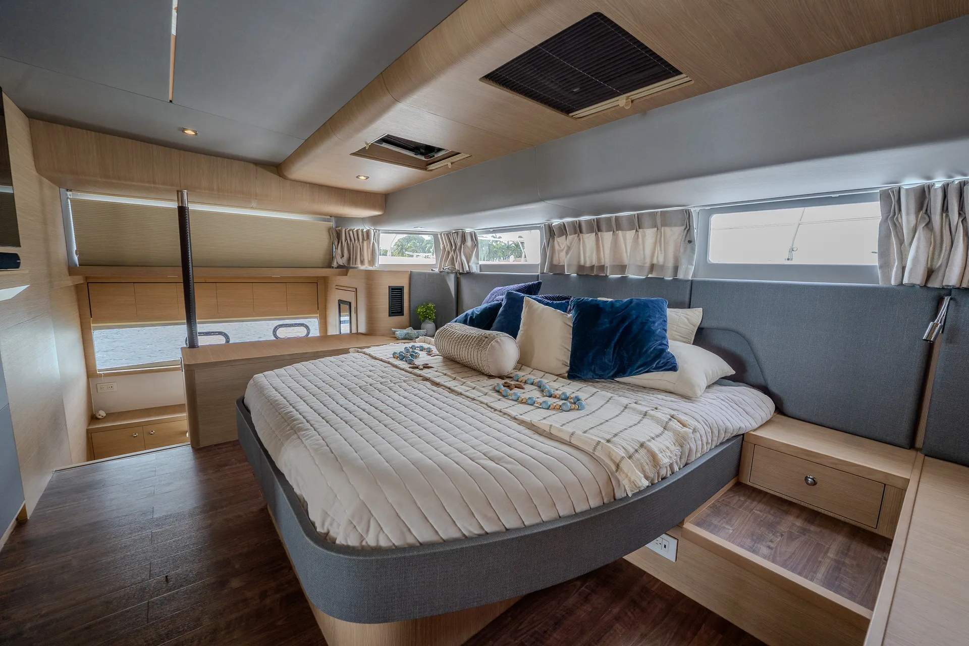 AQUILA POWER CATAMARANS 54 YACHT in Miami Beach, FL — photo 5