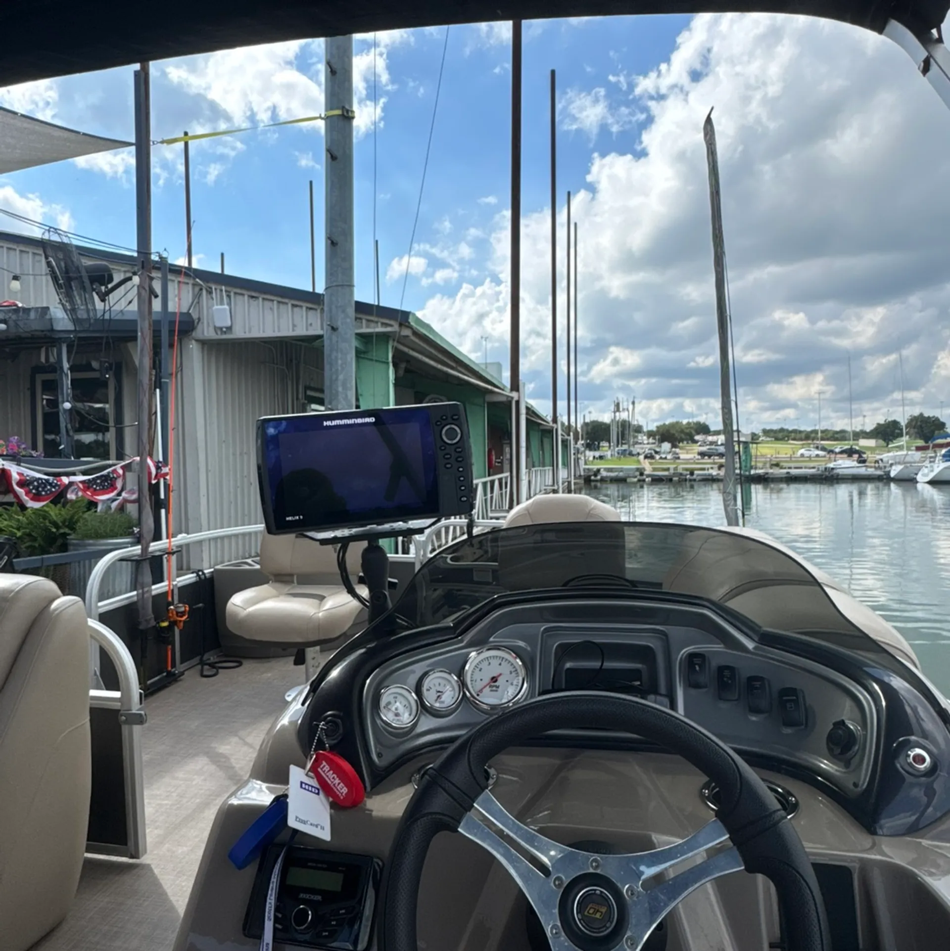 SUN TRACKER FISHIN' BARGE 20 DLX in Grapevine, TX — photo 4