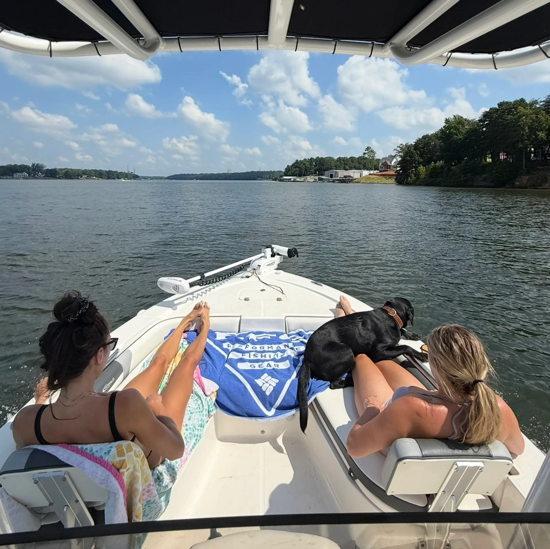 2023 Robalo Bay Boat 206 Cayman