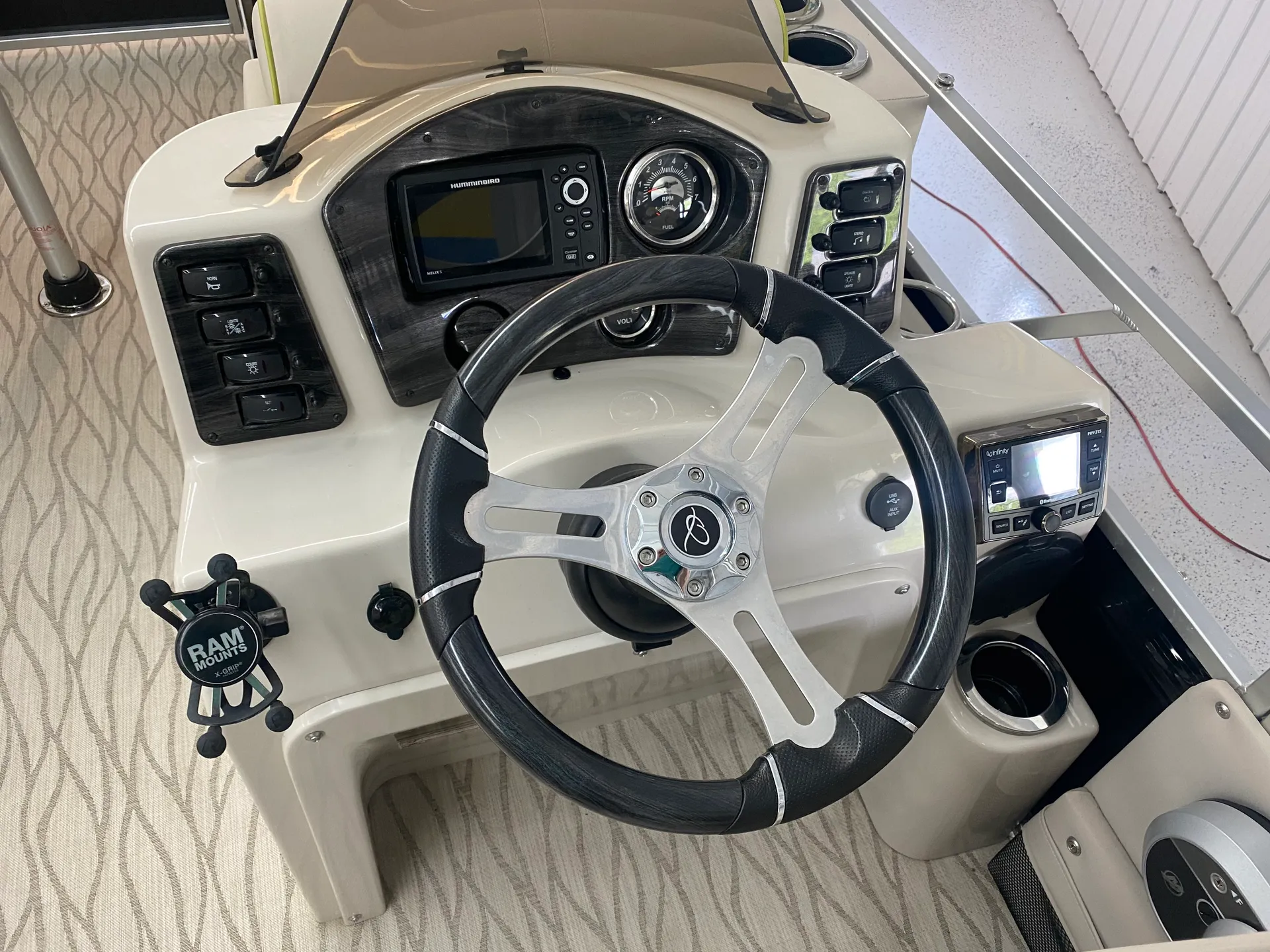 Qwest Pontoons 818 in Waterford Township, MI — photo 3