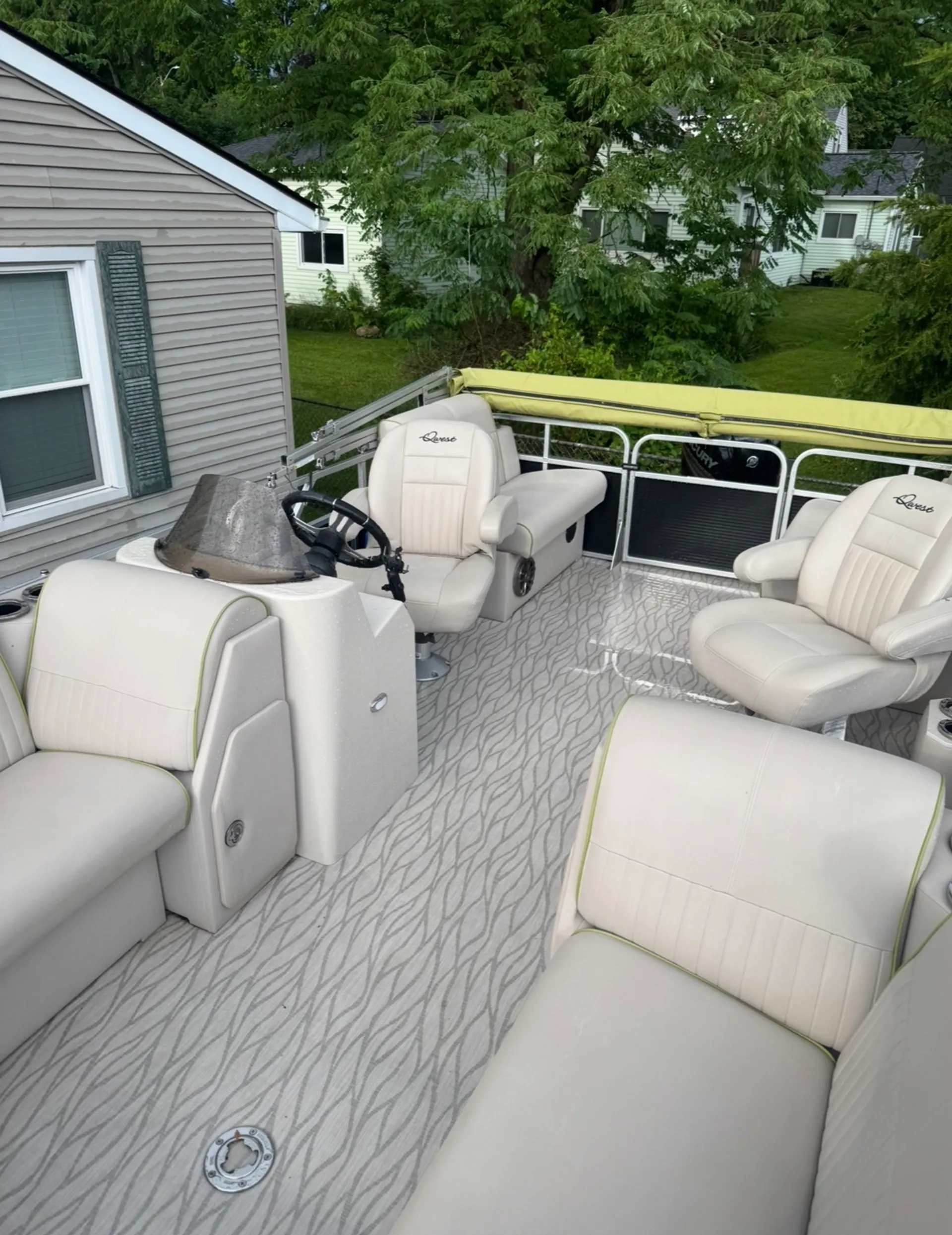 Qwest Pontoons 818 in Waterford Township, MI — photo 4