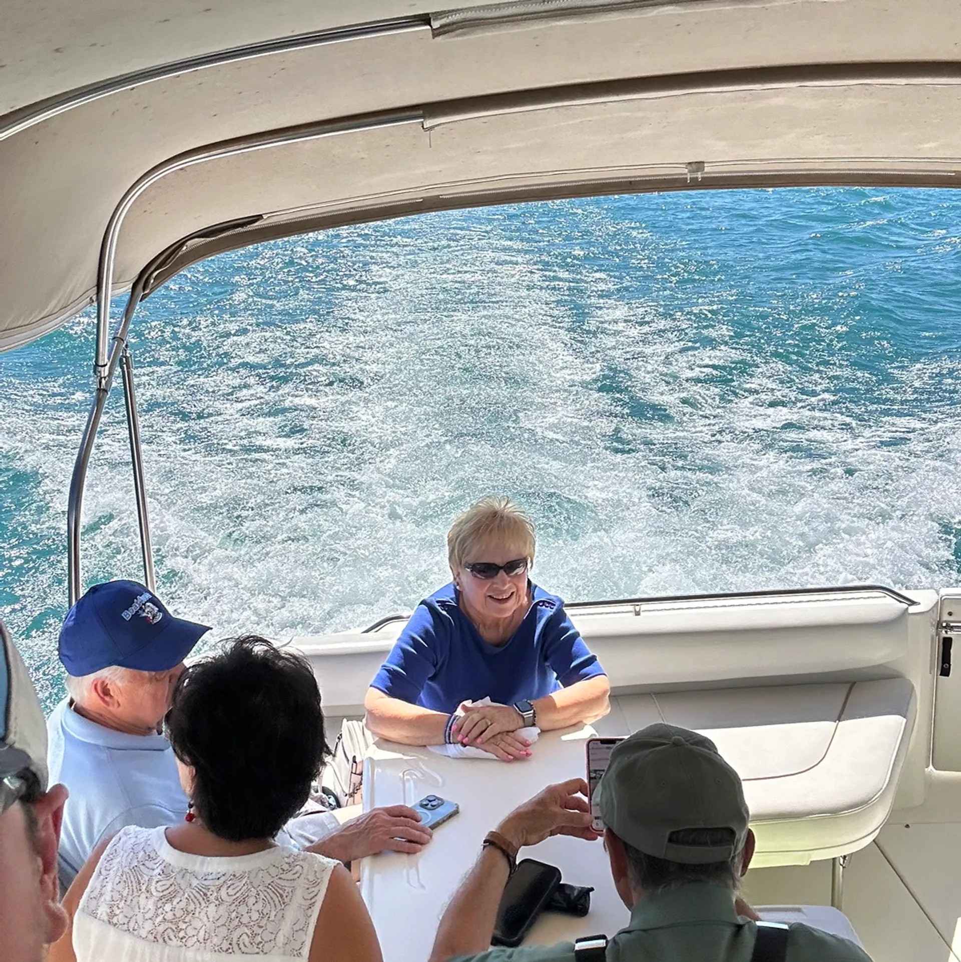 Sea Ray Boats 370 Sundancer in Harsens Island, MI — photo 7