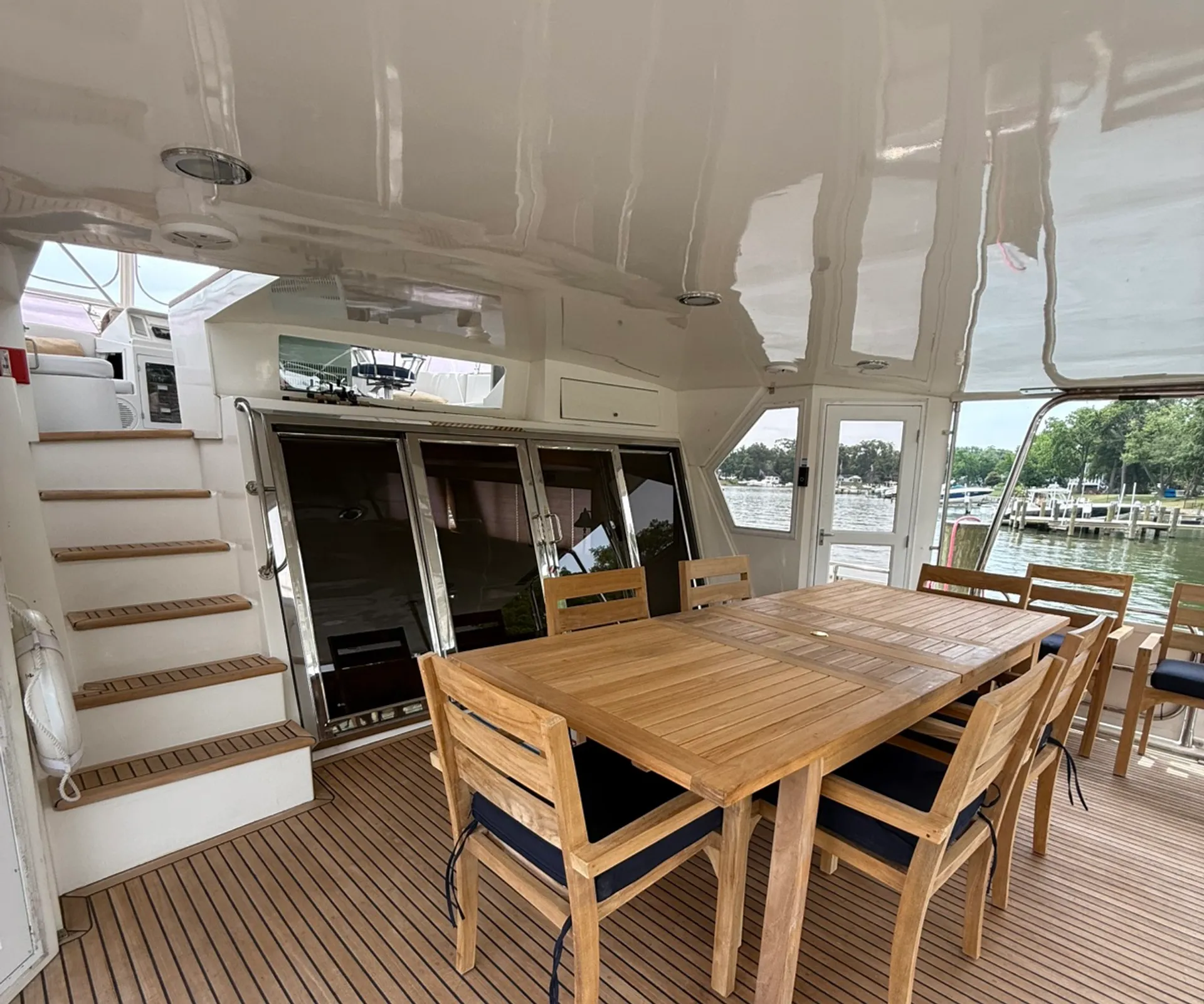 President Marine Int 71’ Motor Yacht in Lake Shore, MD — photo 7