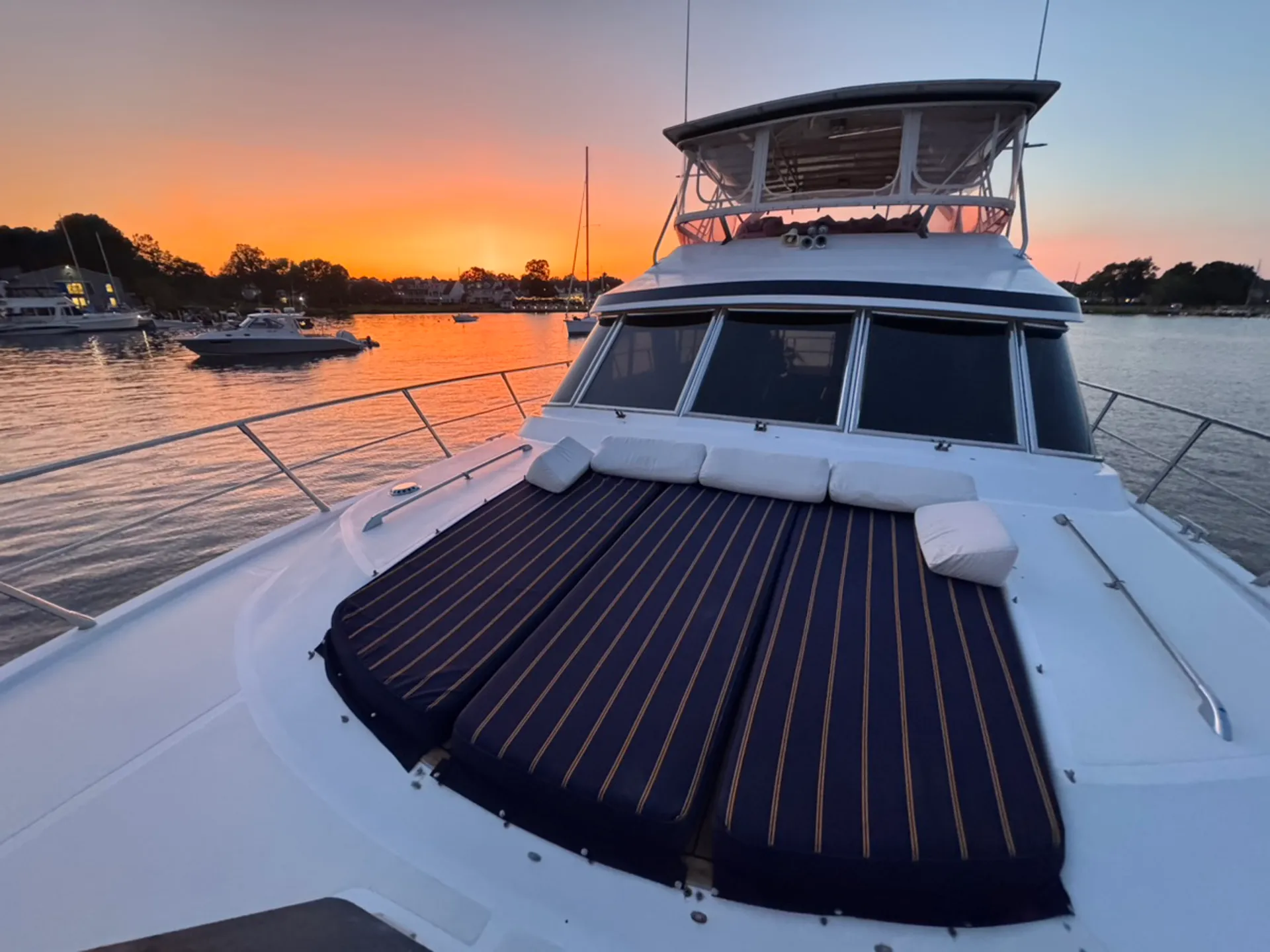 President Marine Int 71’ Motor Yacht in Lake Shore, MD — photo 6