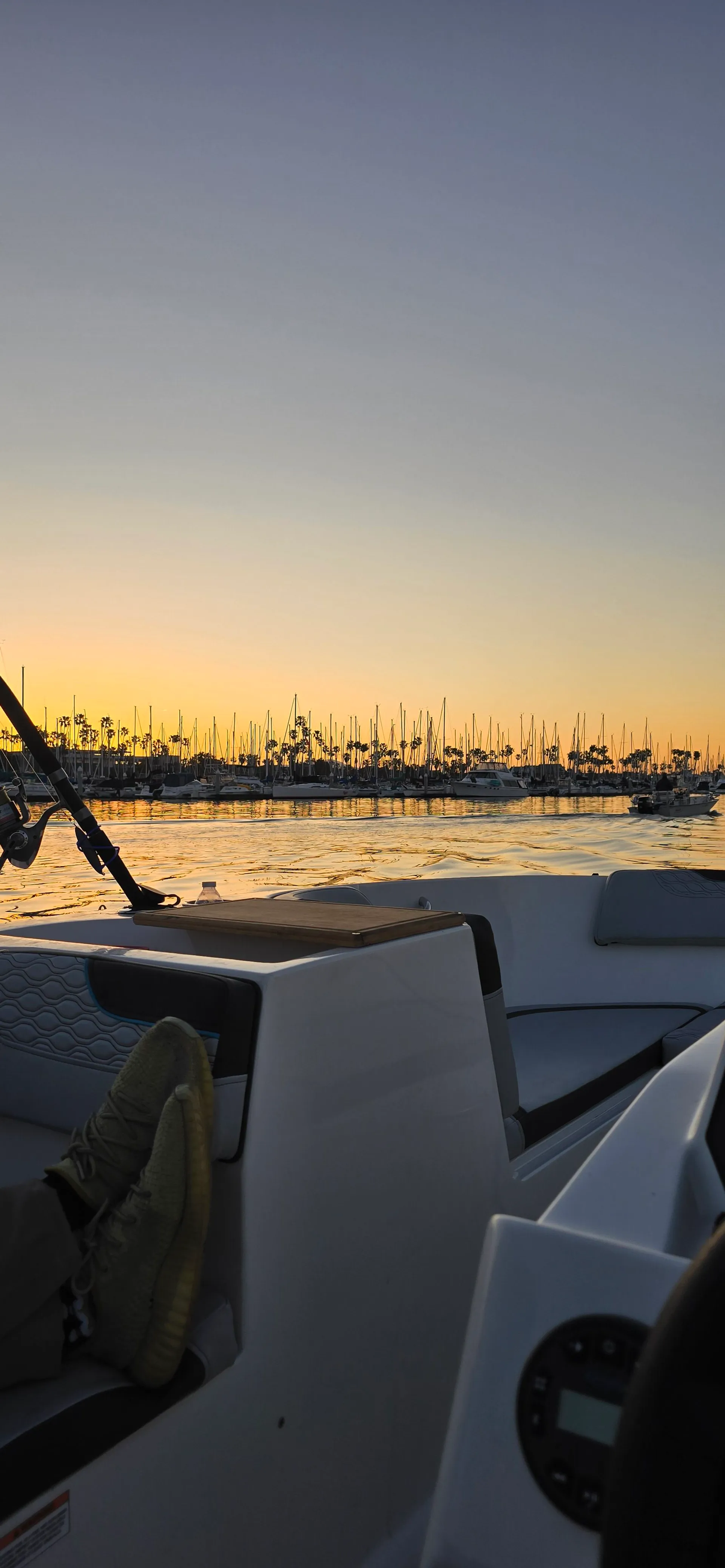 Exceptionally roomy 17-foot Blue Lagoon