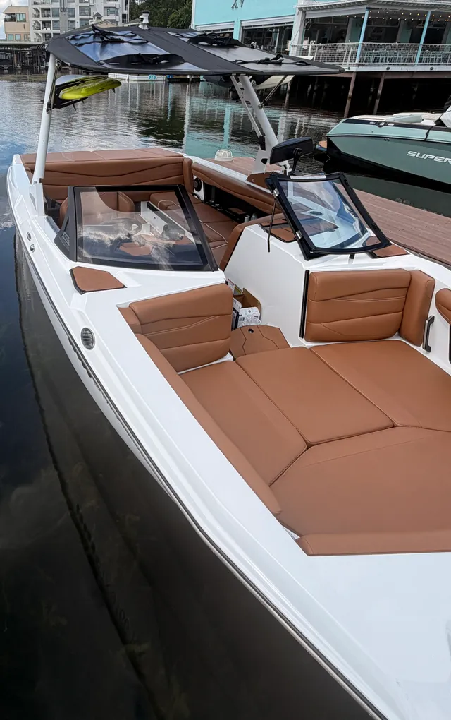 Rent a AXIS WAKE RESEARCH ski and wakeboard in Austin, TX near me