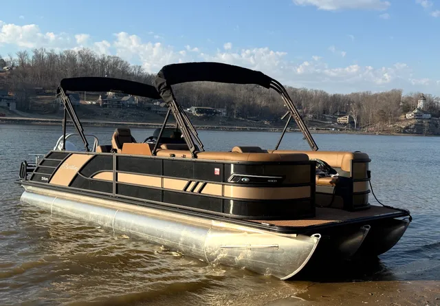 Rent a ENCORE BENTLEY pontoon in Bath Springs, TN near me