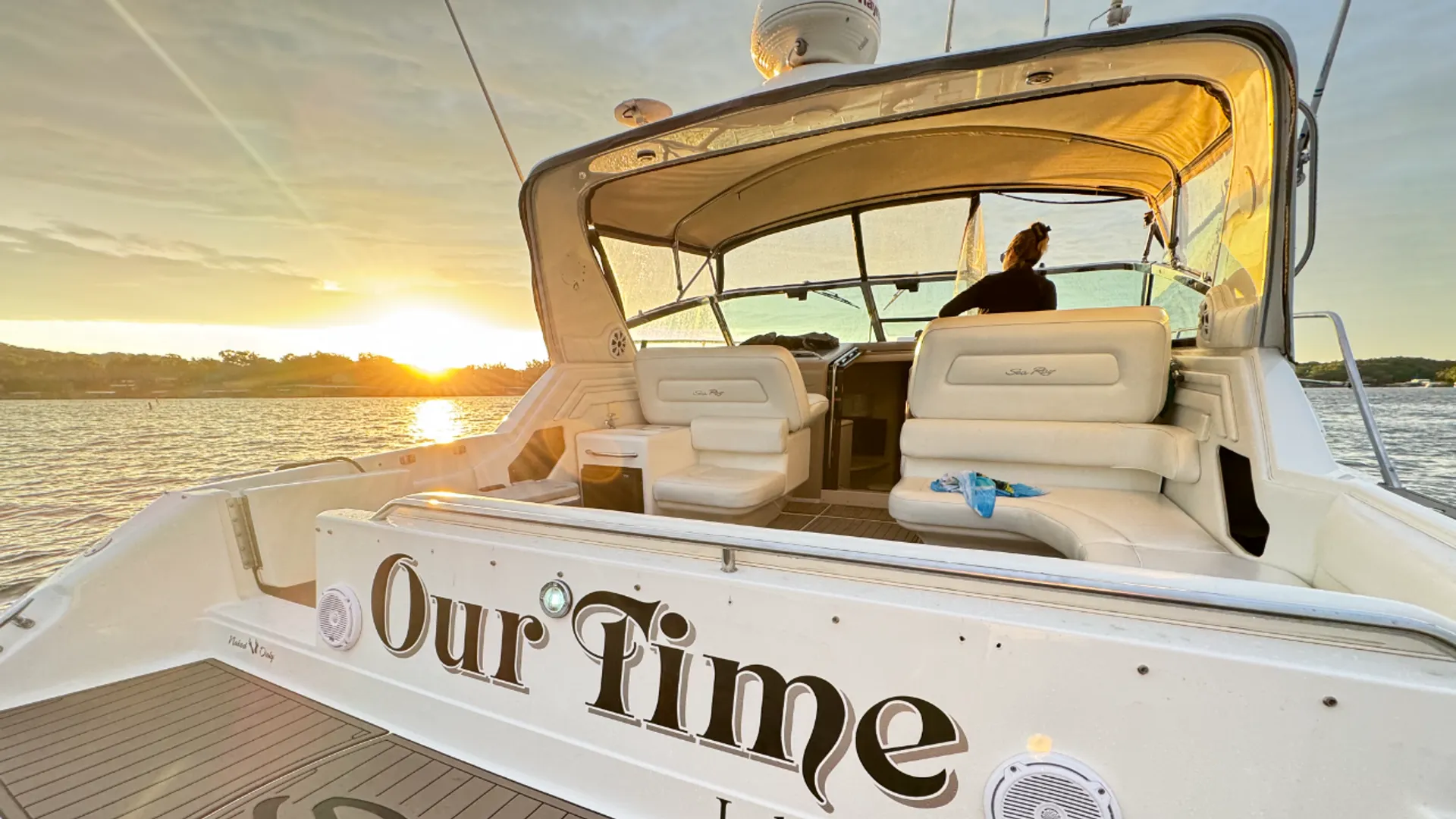 "Our Time" Yacht Charter at The Lake Of The Ozarks