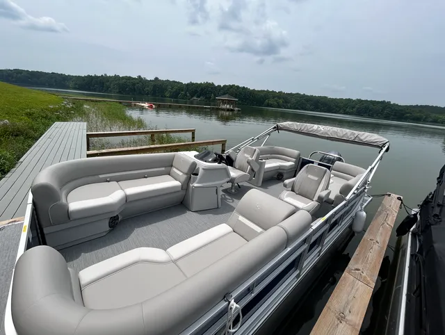 Rent a GODFREY MARINE pontoon in Mineral, VA near me